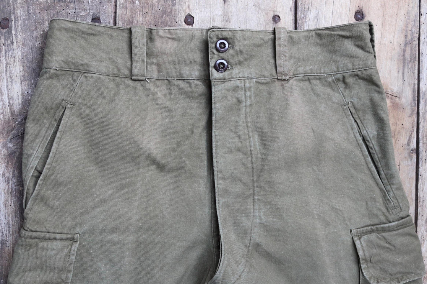 Vintage French workwear trousers cargo pants M47 M-47 khaki green cotton overalls army military 35” x 27” 1940s 1950s work chore