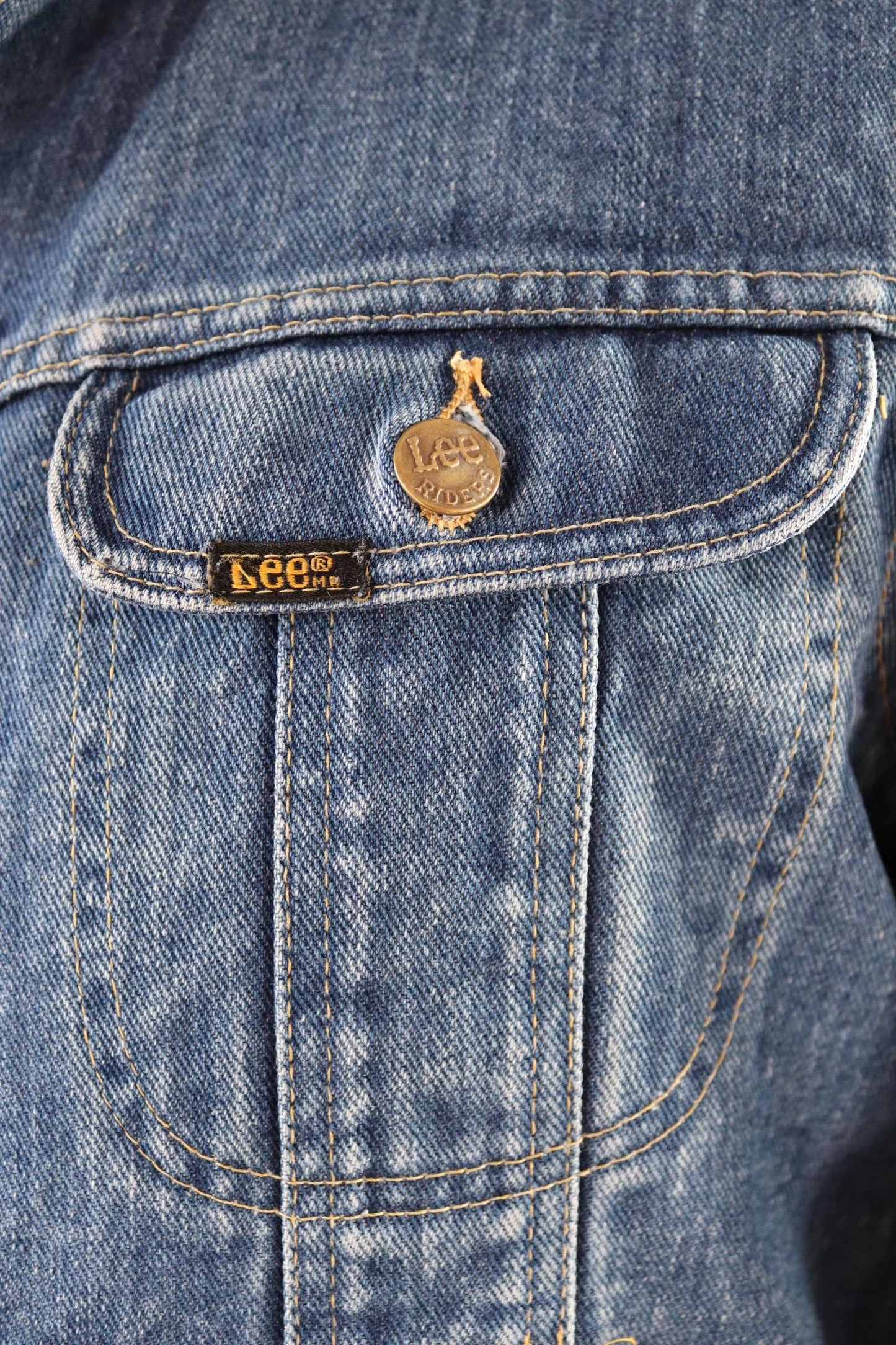 Vintage 1980s 80s Lee Storm Rider denim ranch jacket sherpa lined 44" chest workwear trucker faded