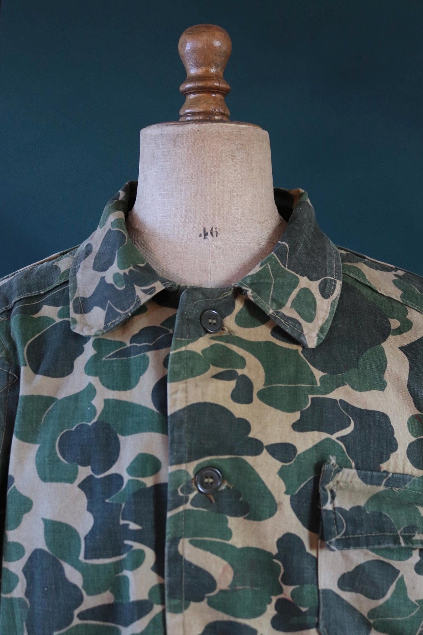 Vintage 1960s 60s Bullseye Bill camouflage camo forest woodland American hunting jacket duck cotton canvas 55" chest