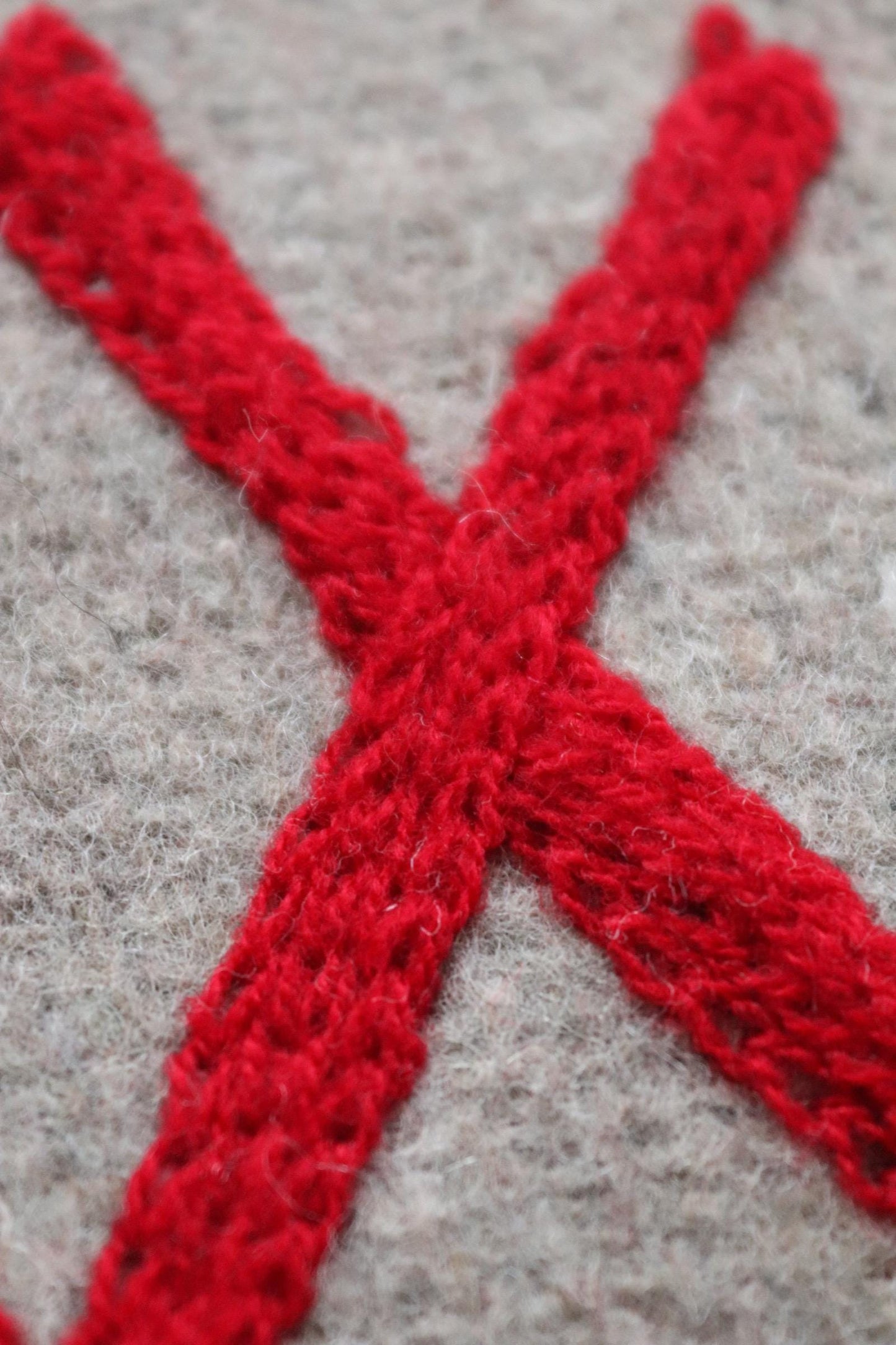 Vintage 1960s Swiss army blanket - military wool rug - chain stitched - for log cabin, camping, sofa throw, bed, picnic