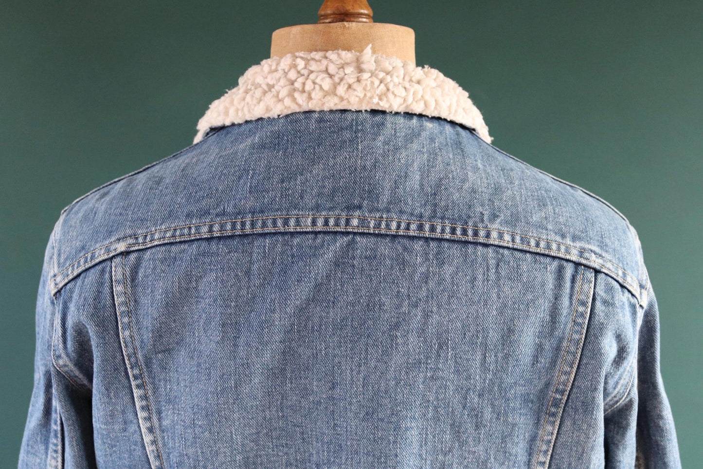 Vintage 1980s 80s Lee Storm Rider denim ranch jacket sherpa lined 44" chest workwear trucker faded