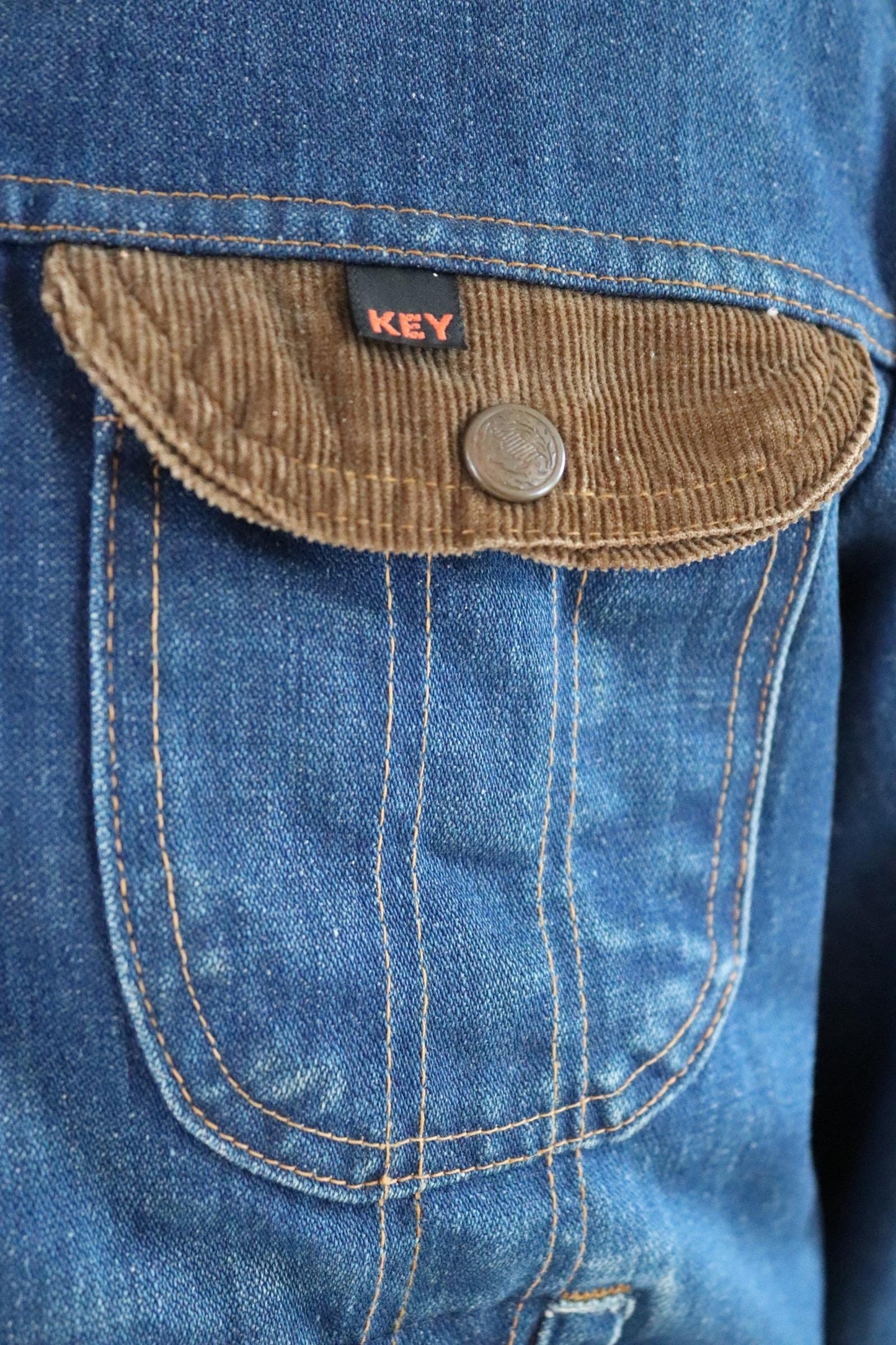 Vintage 1970s 70s 1980s 80s Key Imperial denim quilted lined trucker work jacket 46" chest corduroy collar workwear chore waist cinch
