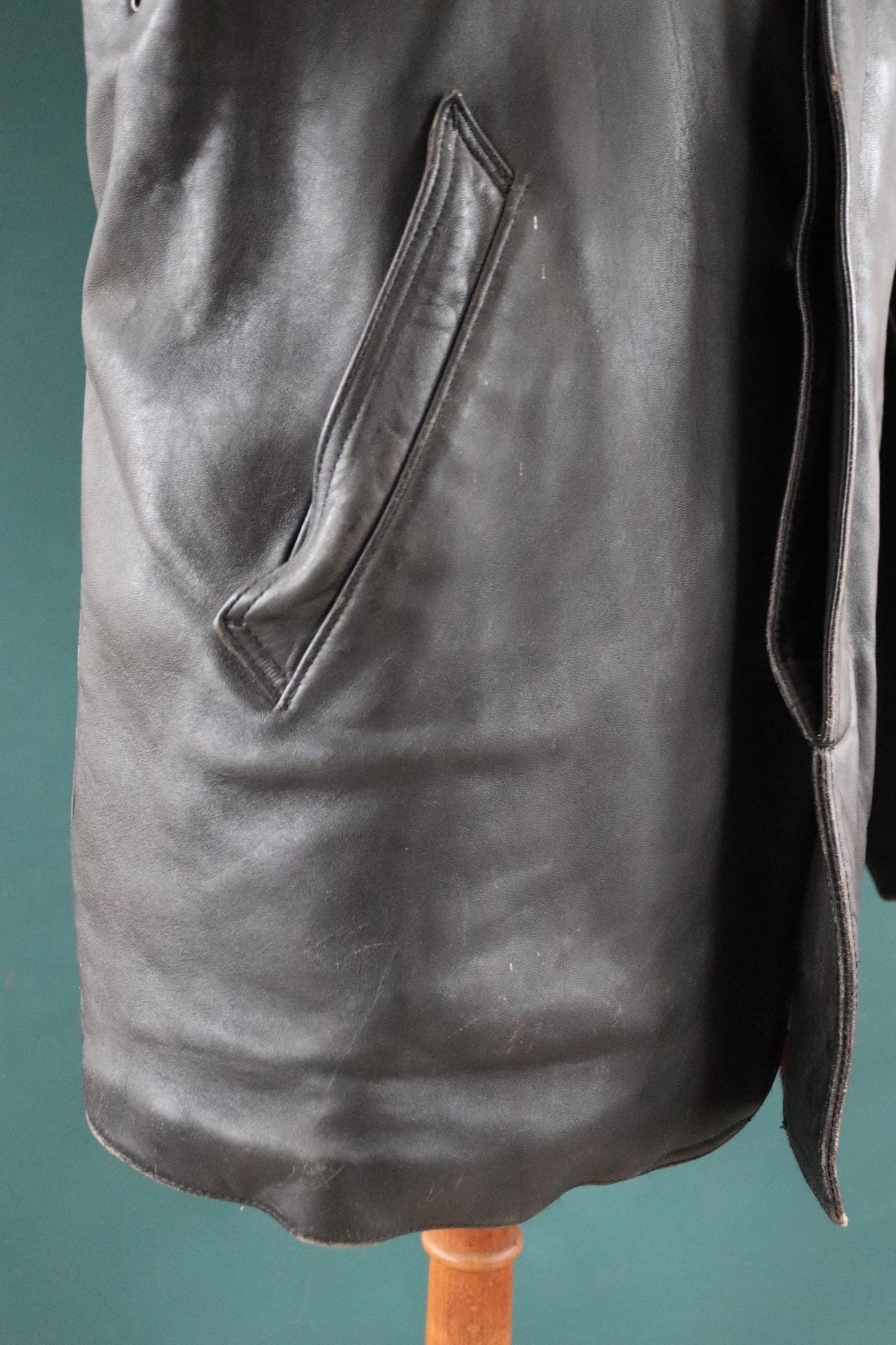 Vintage 1960s 70s French leather jacket - Le Corbusier style - firefighter workwear - 44” chest