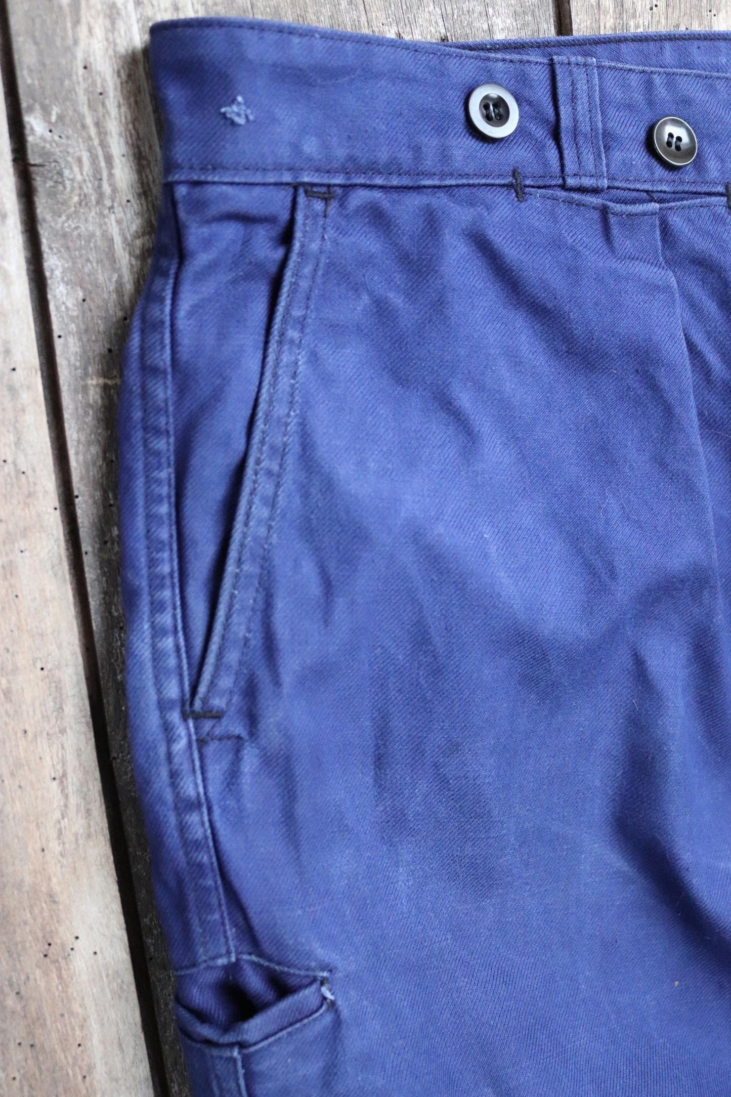 Vintage French workwear trousers pants 1960s 1970s indigo cotton twill work chore 46” x 27”