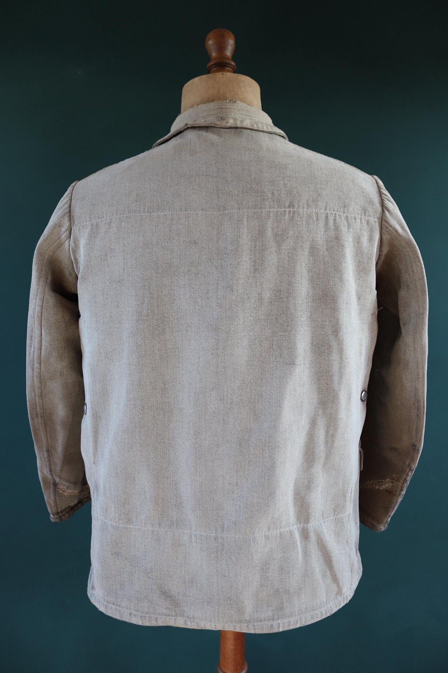 Vintage French work jacket 1930s 1940s grey pique briarproof hunting 42” chest venery animal scene buttons workwear darned
