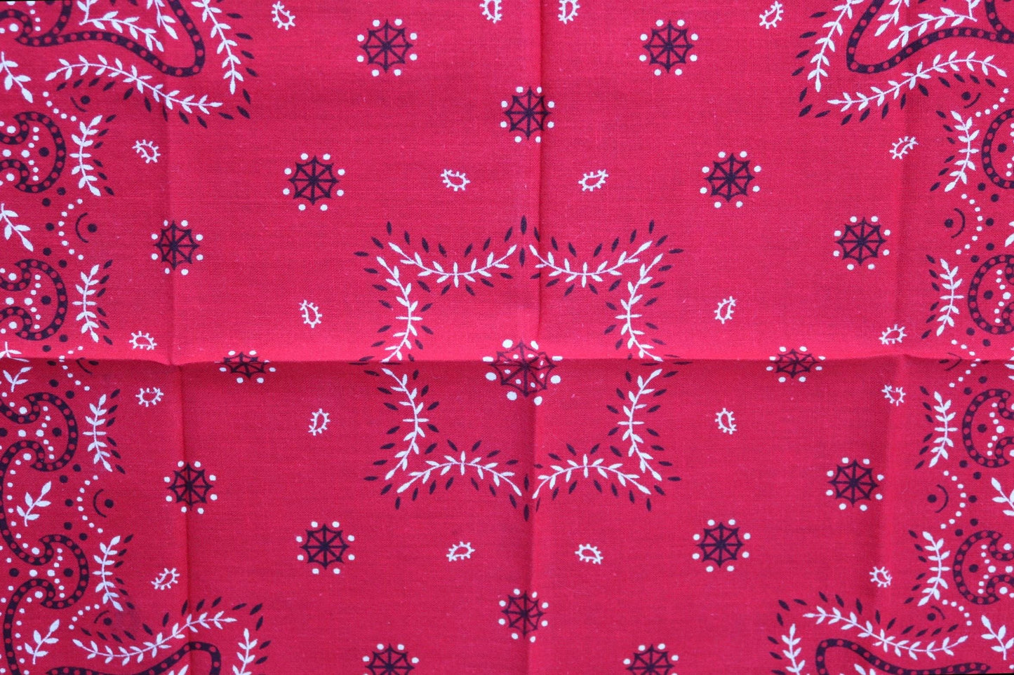 Vintage 1940s 40s trunk up Elephant brand cotton colourfast colorfast turkey red bandana pocket square neckerchief paisley Davis Catterall