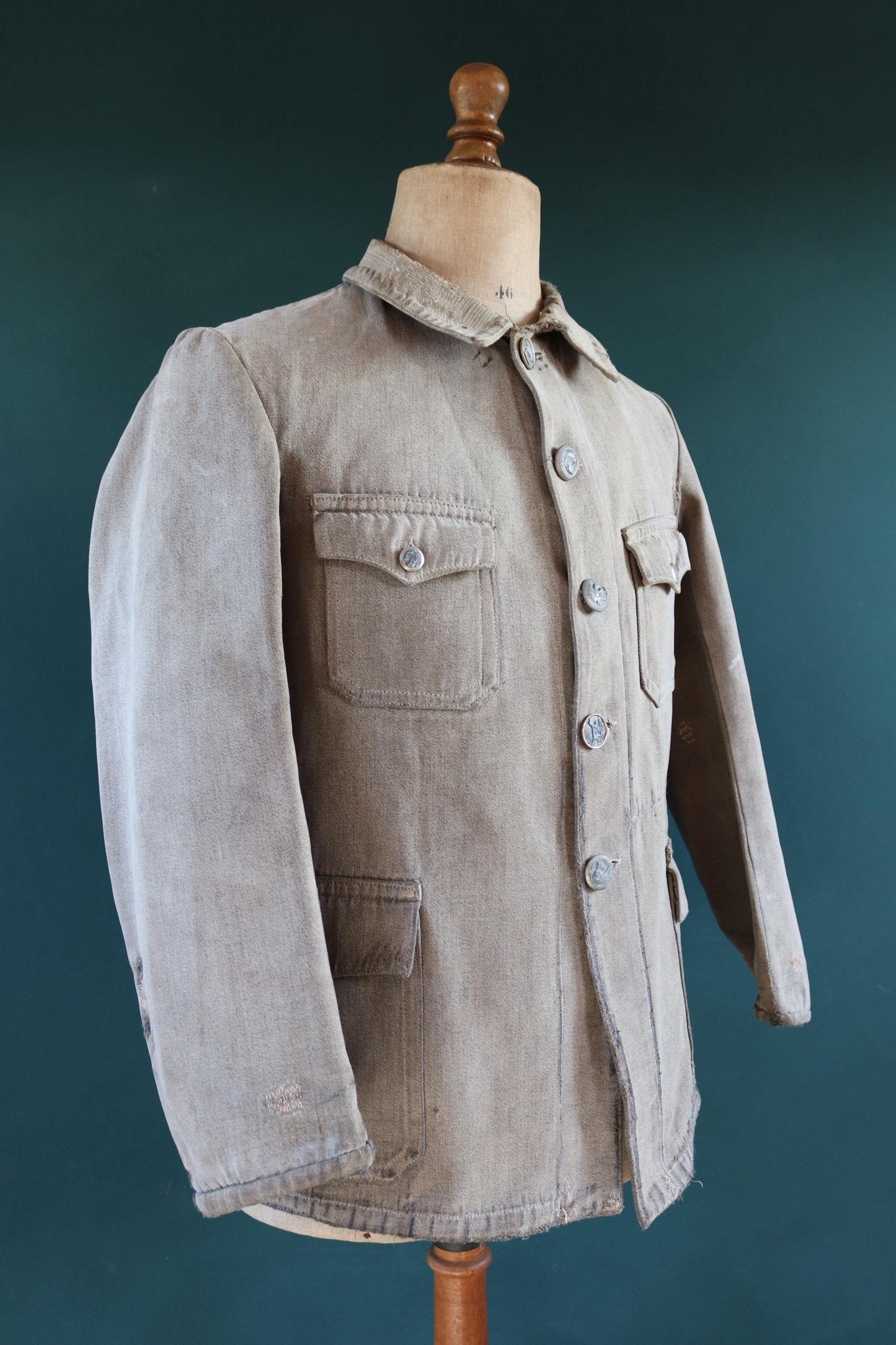 Vintage French work jacket 1930s 1940s grey pique briarproof hunting 42” chest venery animal scene buttons workwear darned