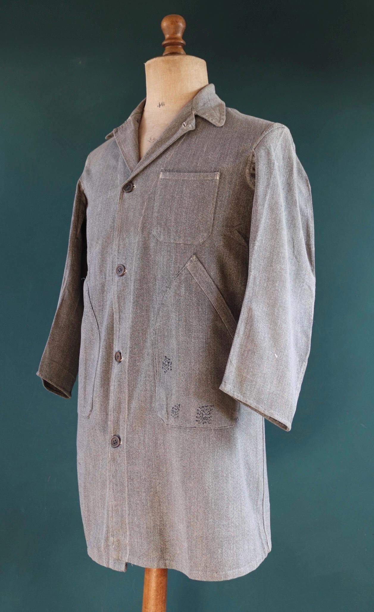 Vintage French chore jacket 1930s 1940s workwear salt pepper grey cotton work long coat overall factory machinist 39” chest repaired