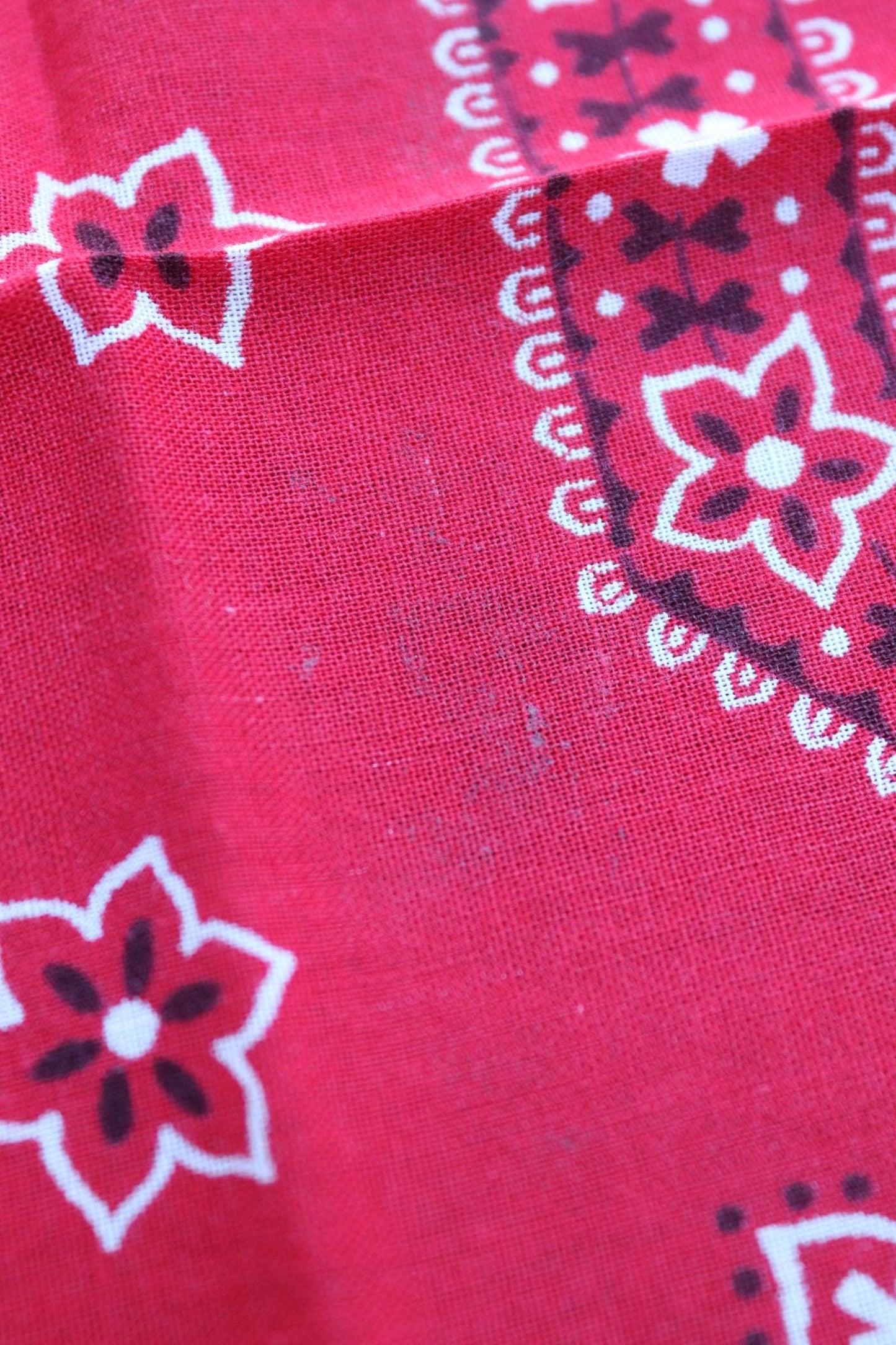Vintage 1960s 60s trunk up Elephant brand cotton colourfast colorfast turkey red bandana pocket square neckerchief paisley Davis Catterall