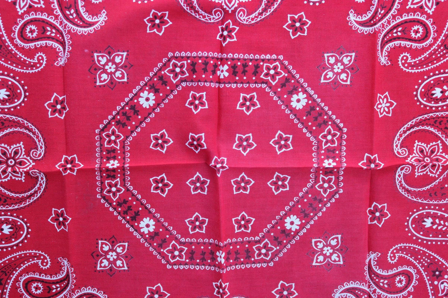 Vintage 1960s 60s trunk up Elephant brand cotton colourfast colorfast turkey red bandana pocket square neckerchief paisley Davis Catterall