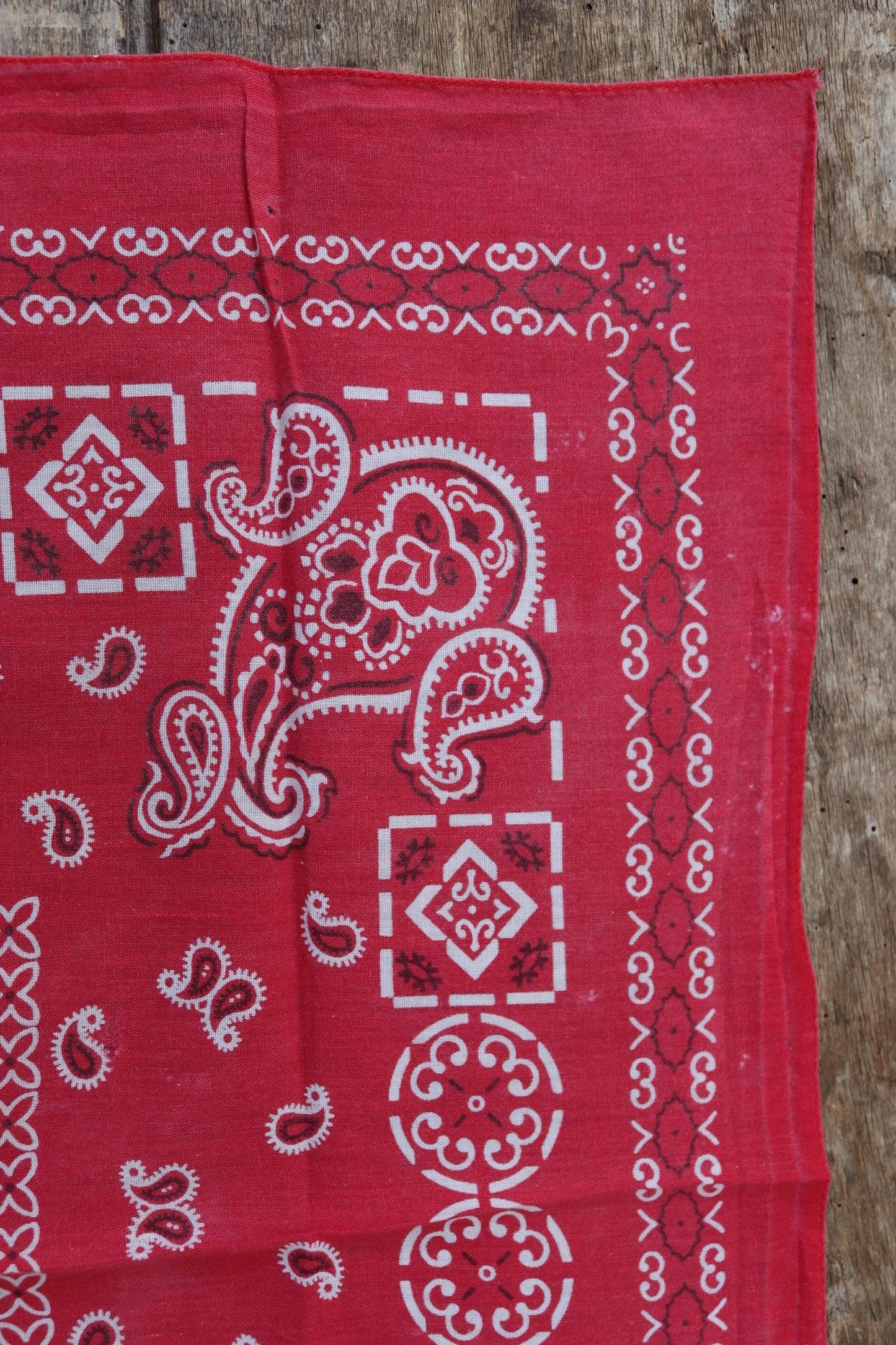 Vintage 1970s 70s turkey red printed bandana pocket square neckerchief cotton color colour fast workwear RN 16429