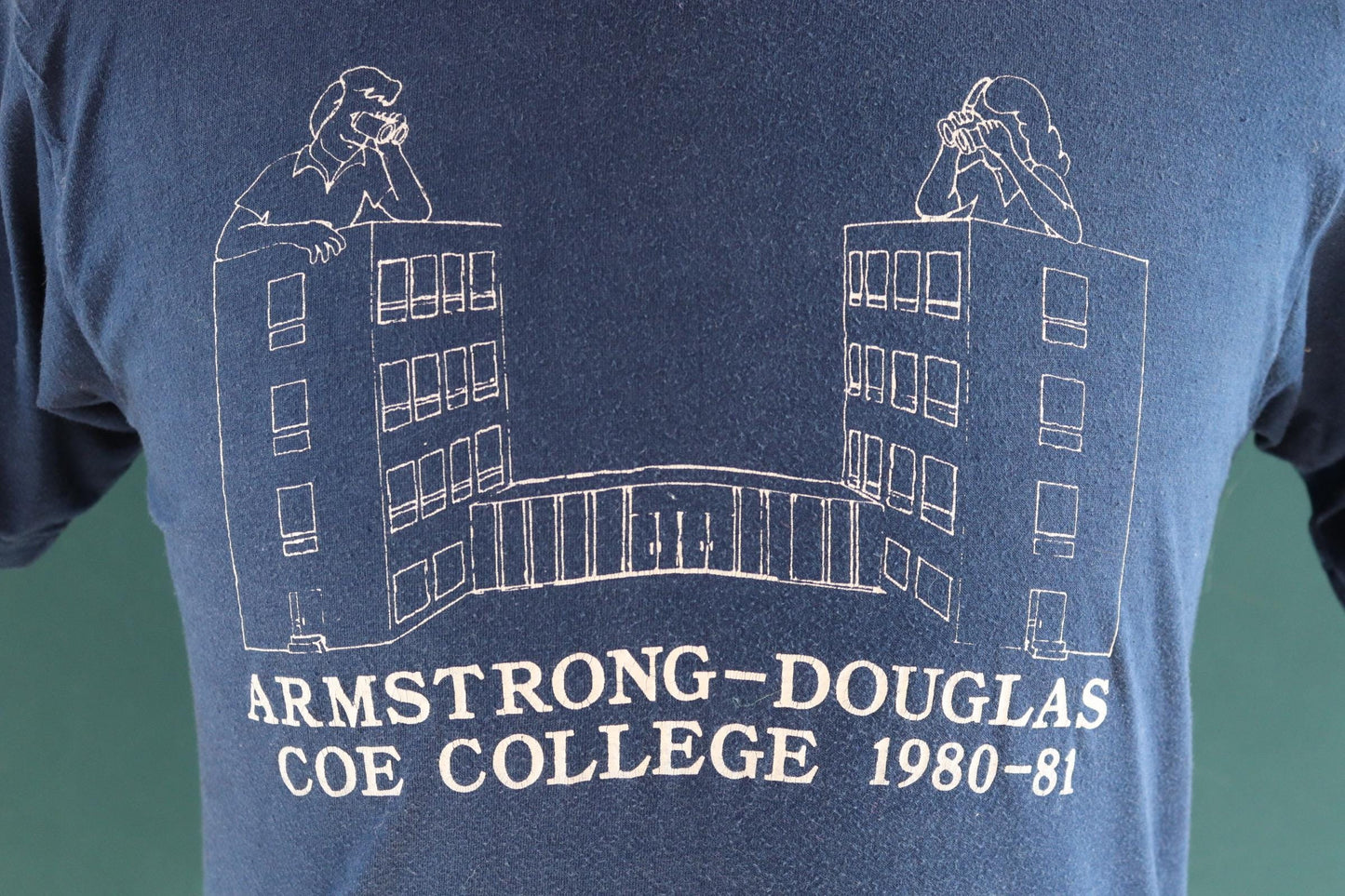 Vintage 1980s 80s t shirt navy blue poly cotton college school sports sportswear 38” chest