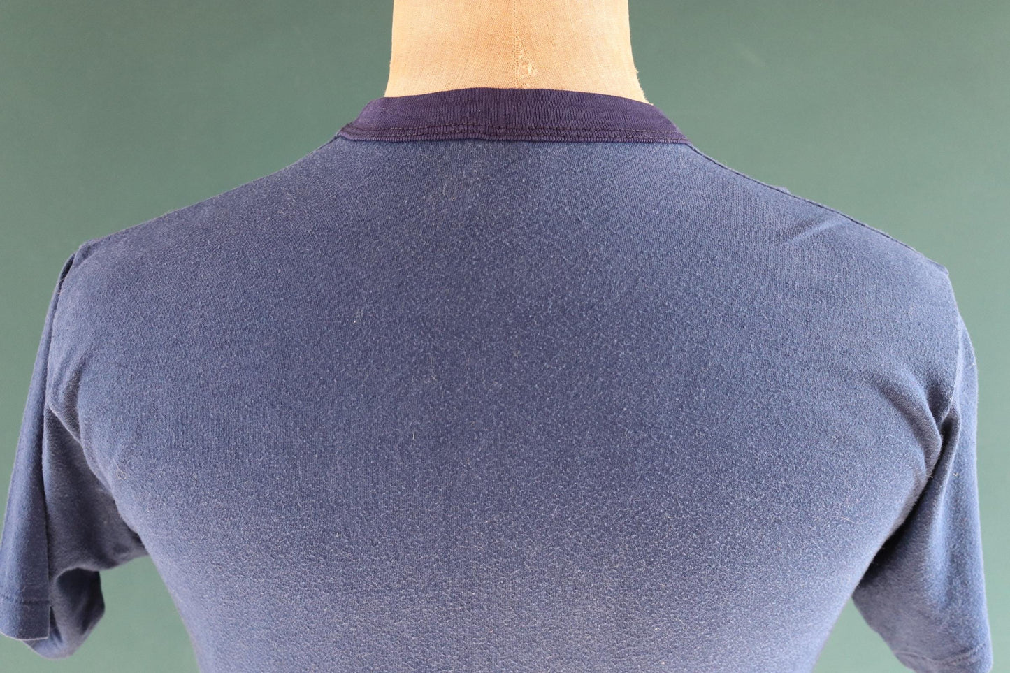 Vintage 1980s 80s t shirt navy blue poly cotton college school sports sportswear 38” chest