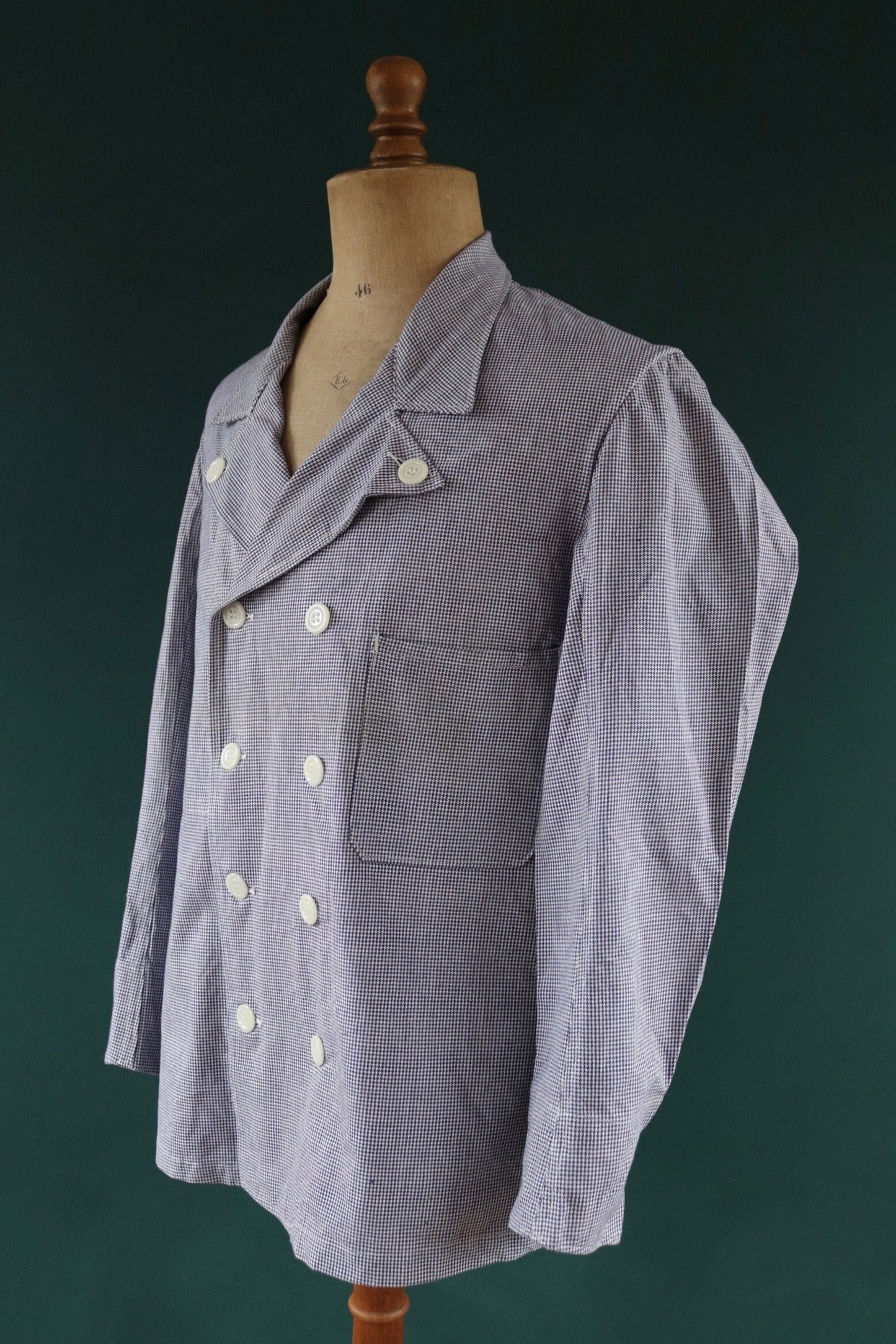 Vintage French work jacket 1960s 1970s puppytooth dogtooth blue white check butchers double breasted workwear chore 44" chest