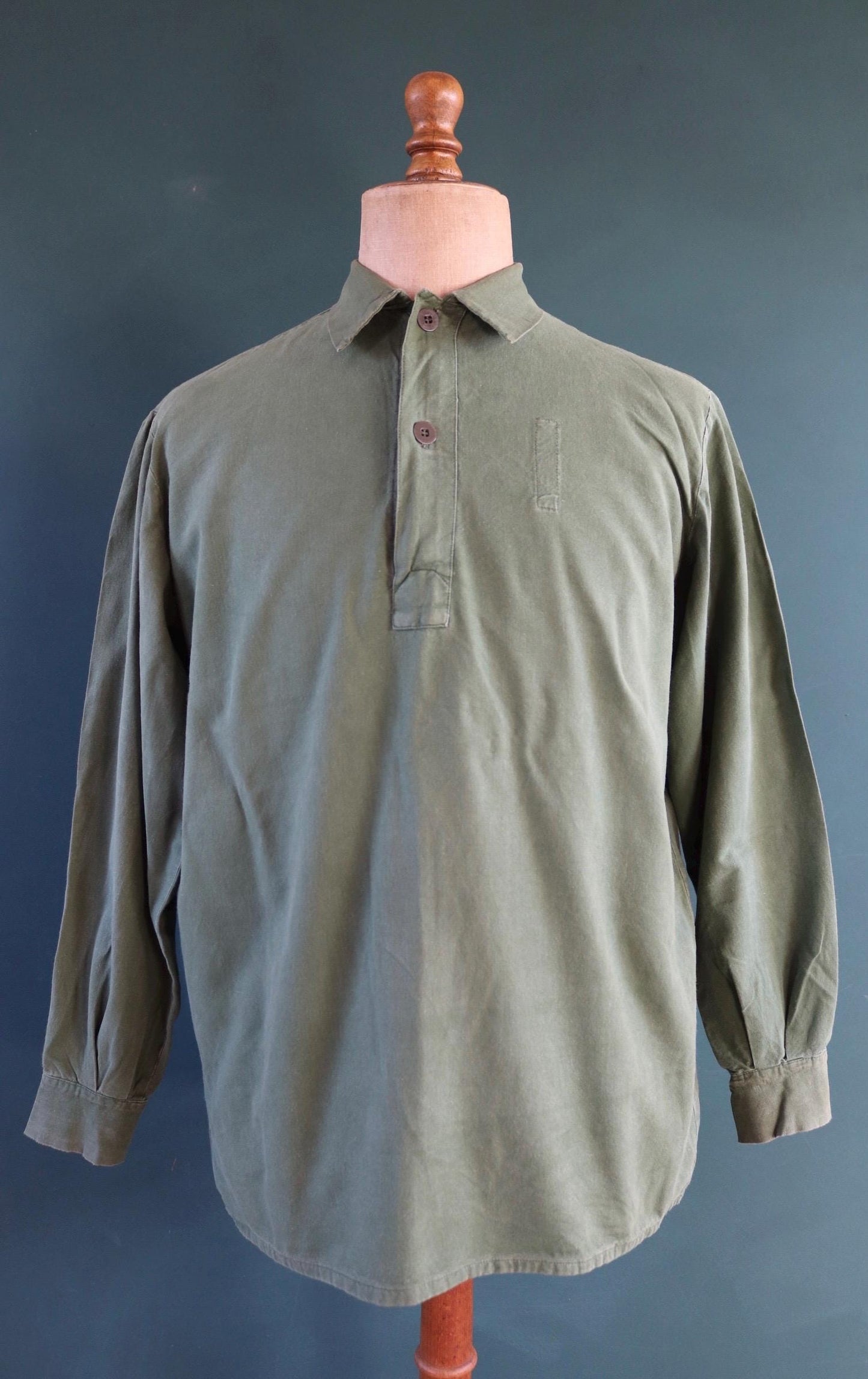 Vintage 1970s Swedish military workwear shirt - M59 - fältskjorta - green cotton army smock - 47” chest