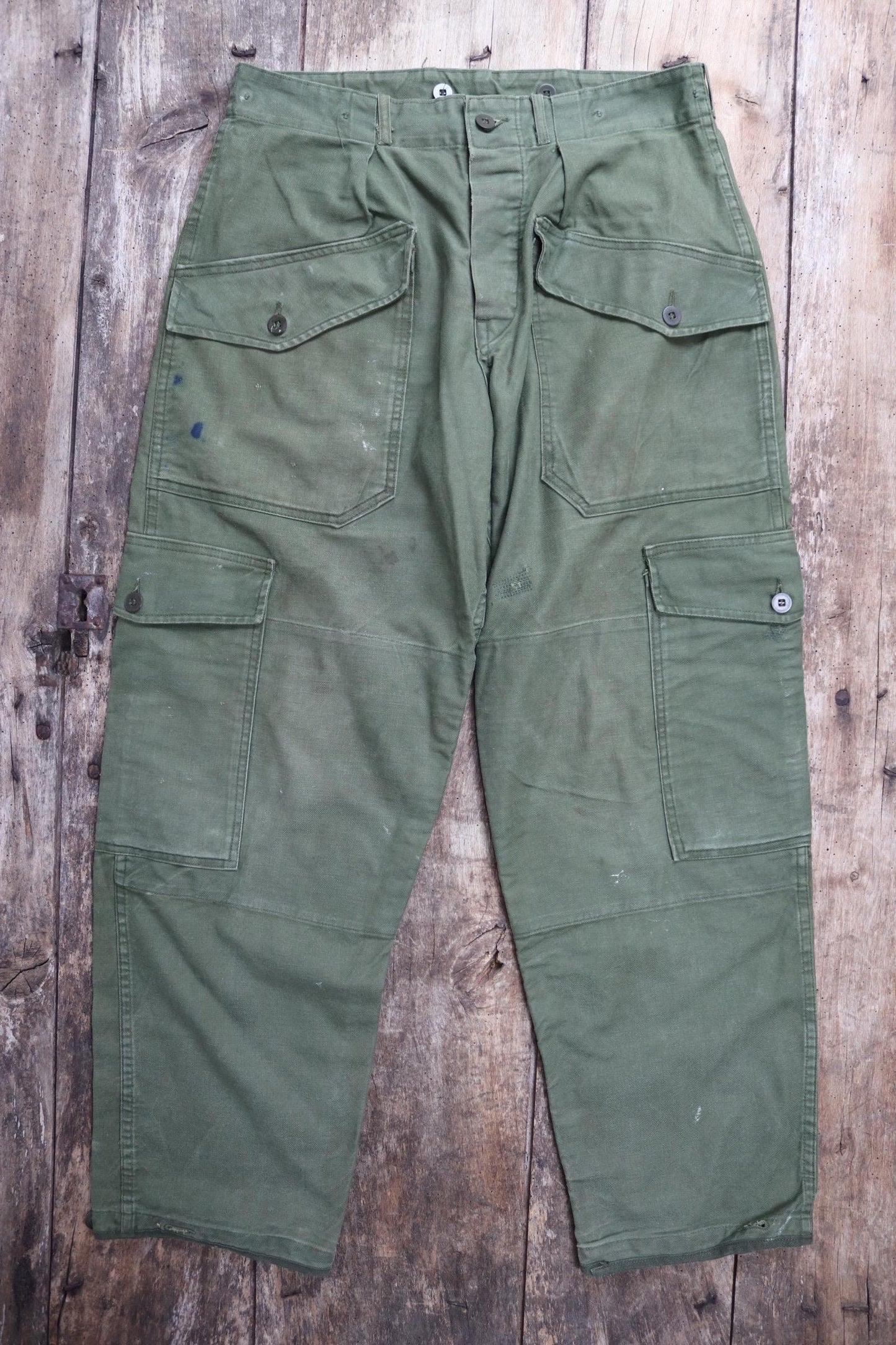 Vintage 1980s 80s Swedish air force military green cotton twill utility cargo trousers pants workwear work chore 32” x 30”