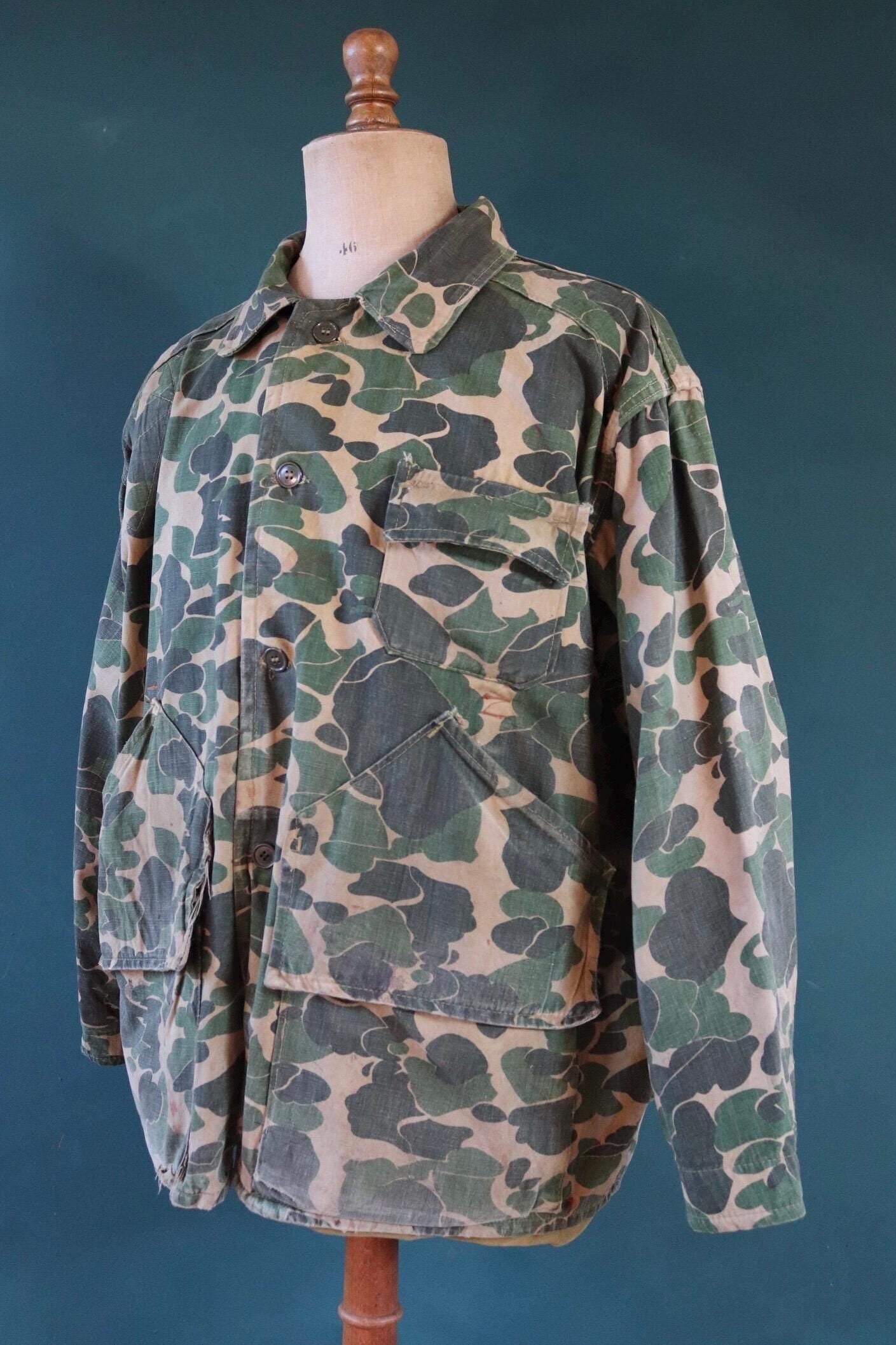 Vintage 1960s 60s Bullseye Bill camouflage camo forest woodland American hunting jacket duck cotton canvas 55" chest