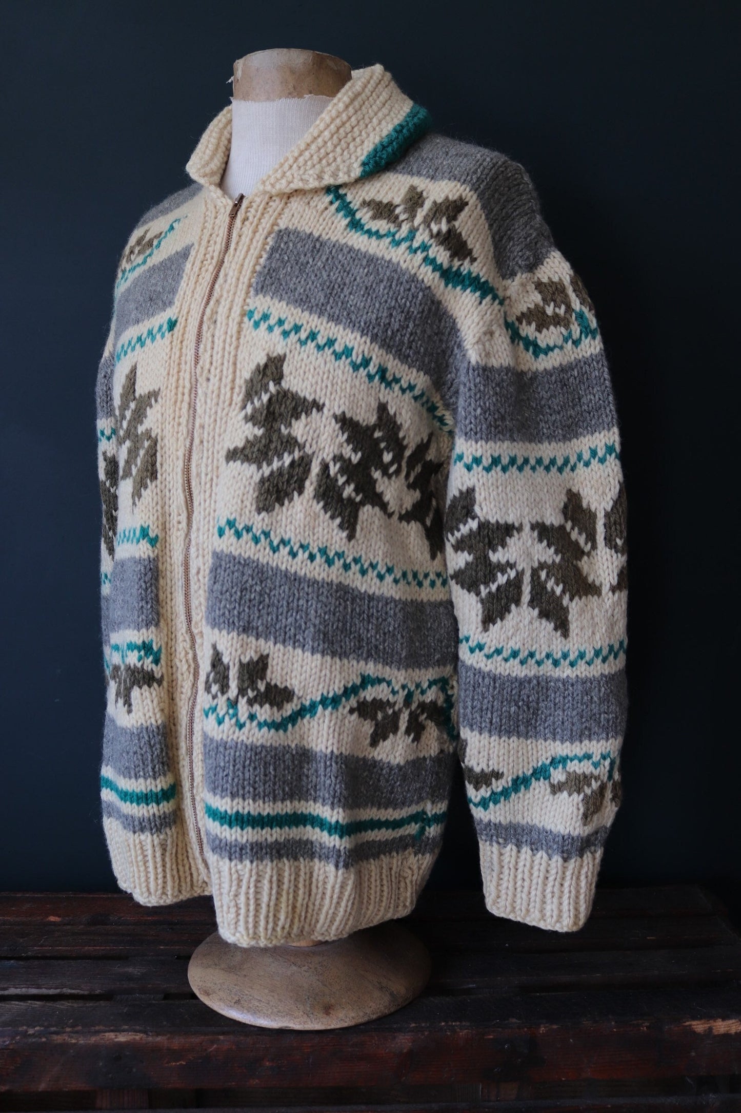 Vintage 1960s hand knitted wool cowichan sweater cardigan jumper knit snowflake cream grey green shawl collar 42” chest
