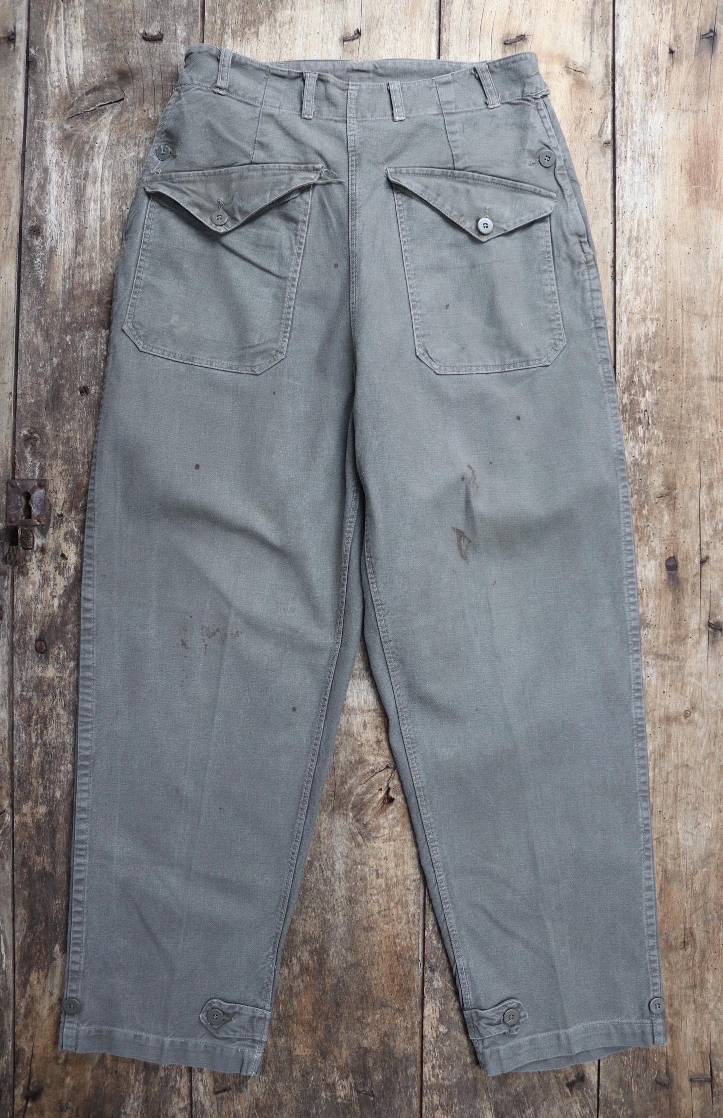 Vintage cargo pants trousers 1940s 1950s Swedish military women’s cotton twill utility field workwear work chore 26” 28” x 28”