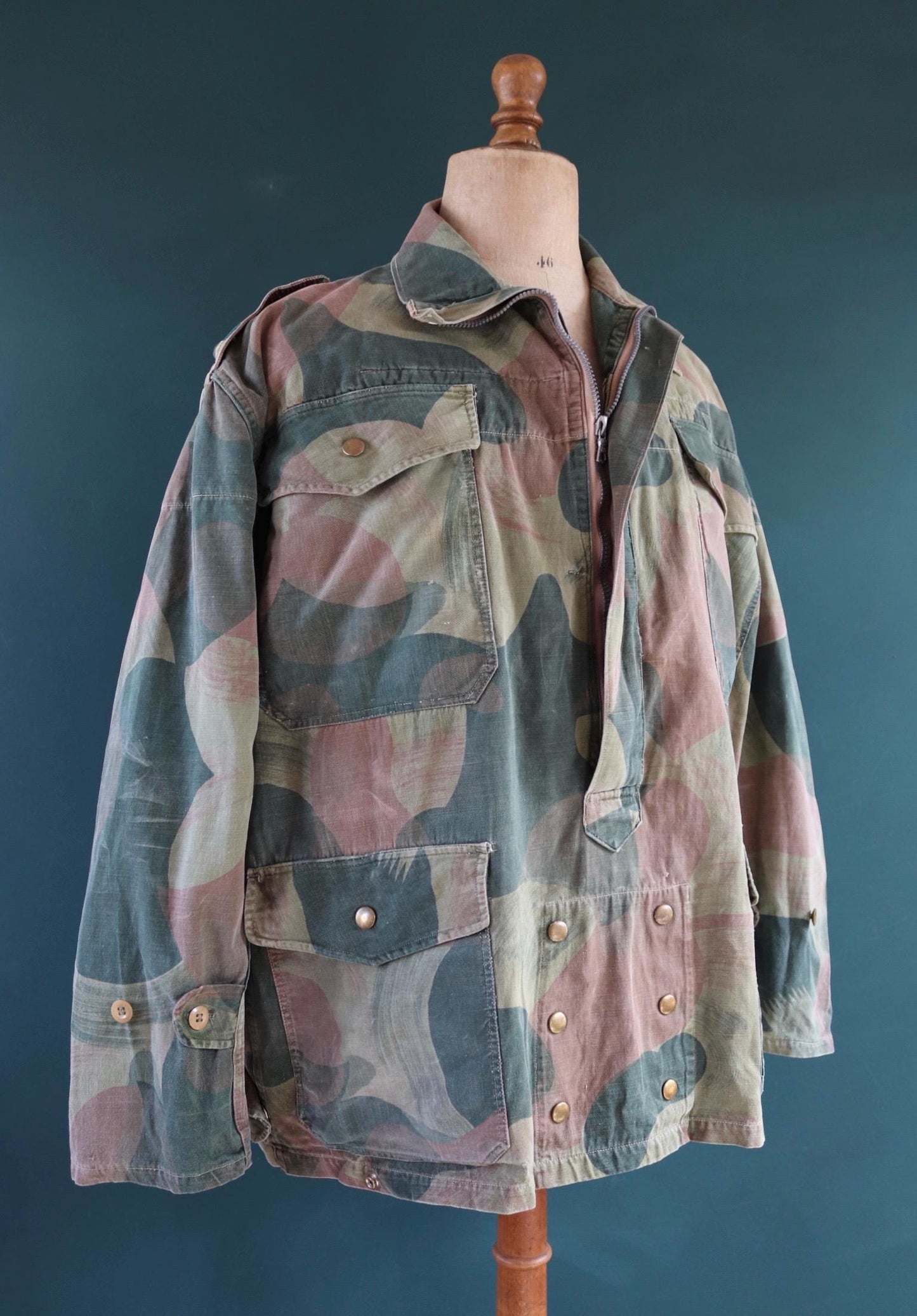 Vintage 1950s Denison smock Belgian paratrooper military anorak donkey tail moon and balls camo camouflage 56” chest