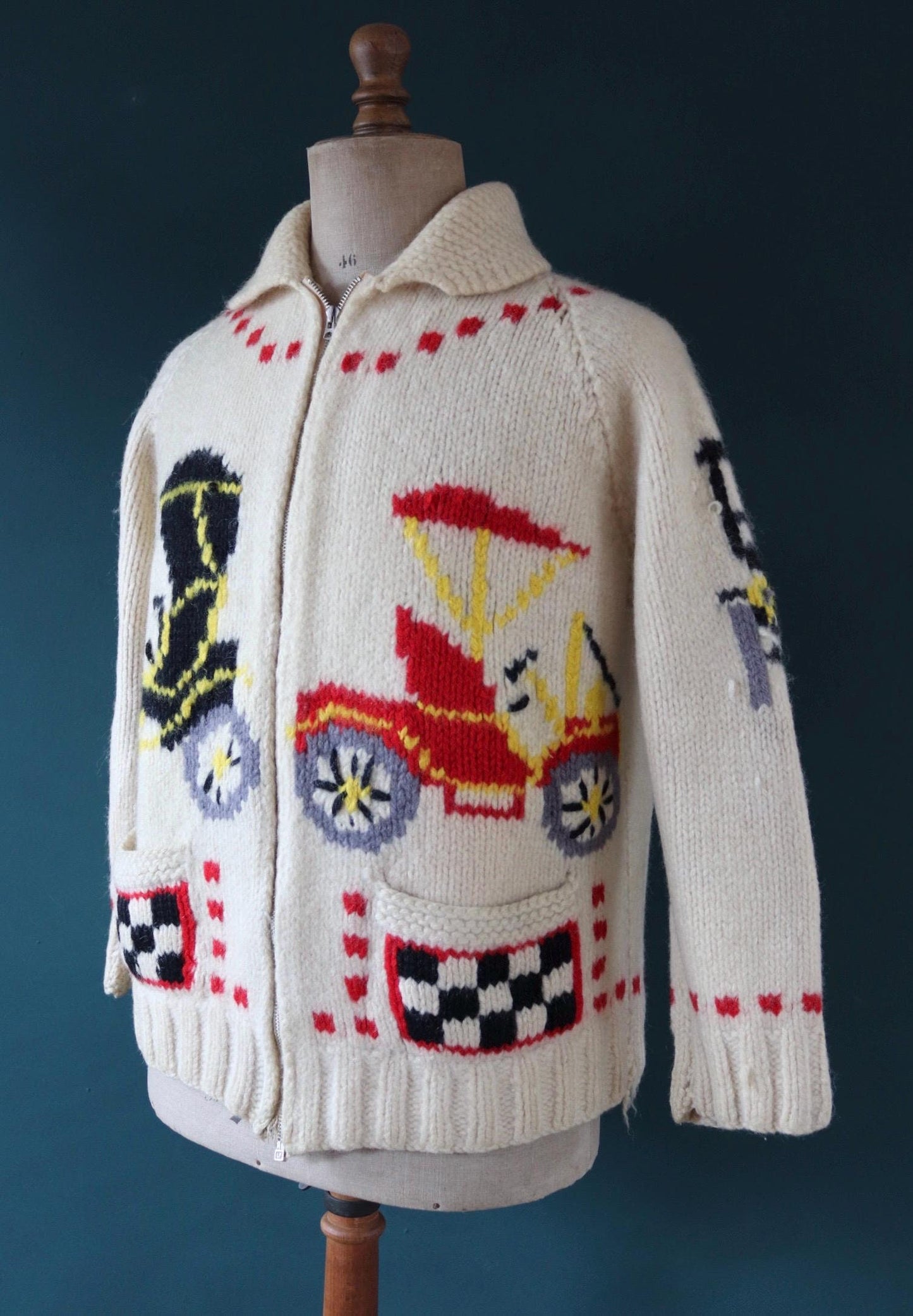 Vintage 1960s 60s hand knitted cream black red thick wool cowichan sweater cardigan jumper knit zipper shawl collar 45” chest veteran car