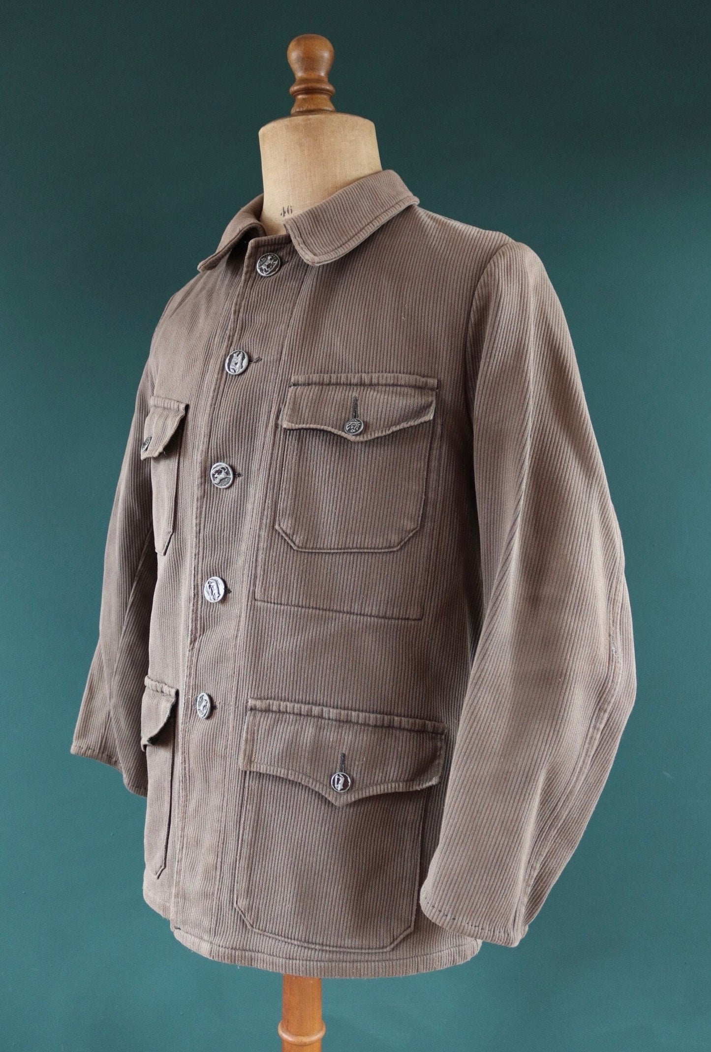 Vintage French workwear jacket 1960s 1970s grey taupe coutil pique corduroy hunting work 43” chest venery animal scene buttons