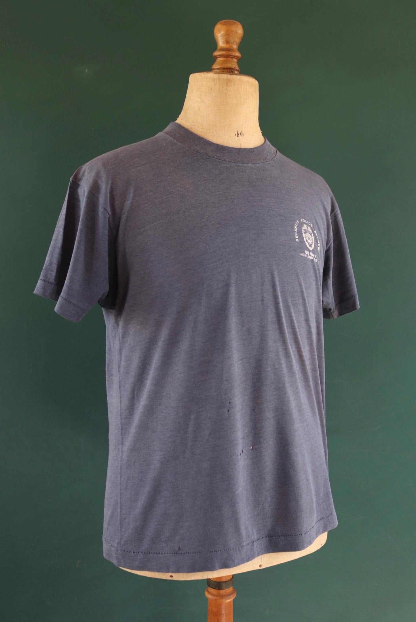 Vintage 1980s USN t shirt - US Navy Academy print - 41” chest - military sportswear - made in USA