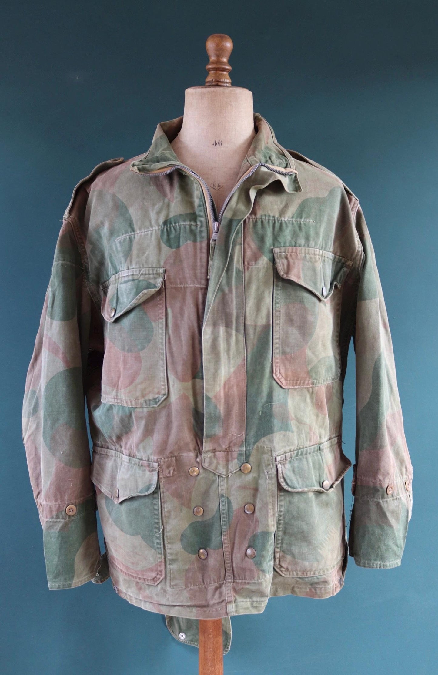 Vintage 1960s Denison smock Belgian paratrooper military anorak donkey tail moon and balls camo camouflage 55” chest