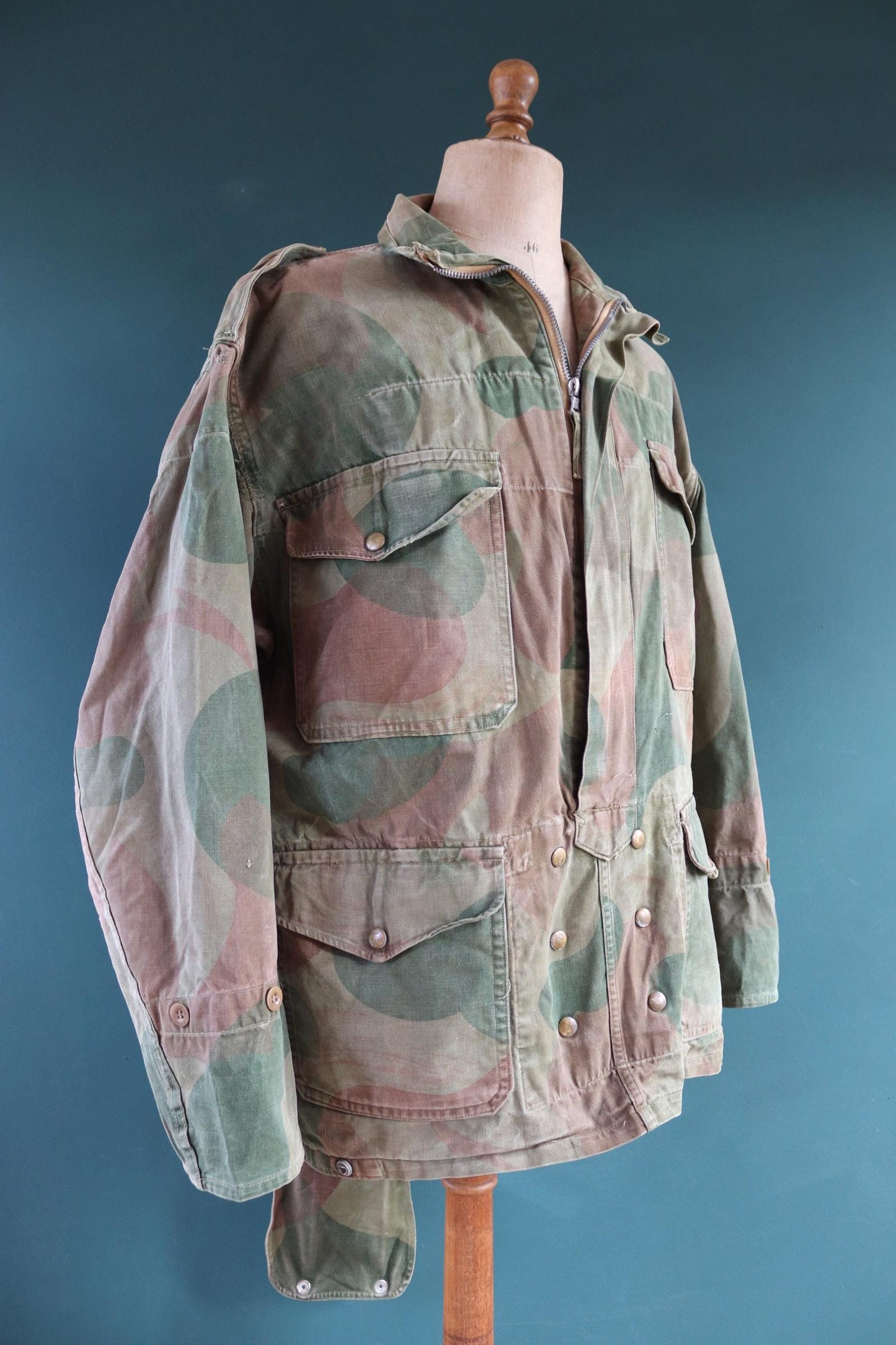 Vintage 1960s Denison smock Belgian paratrooper military anorak donkey tail moon and balls camo camouflage 55” chest