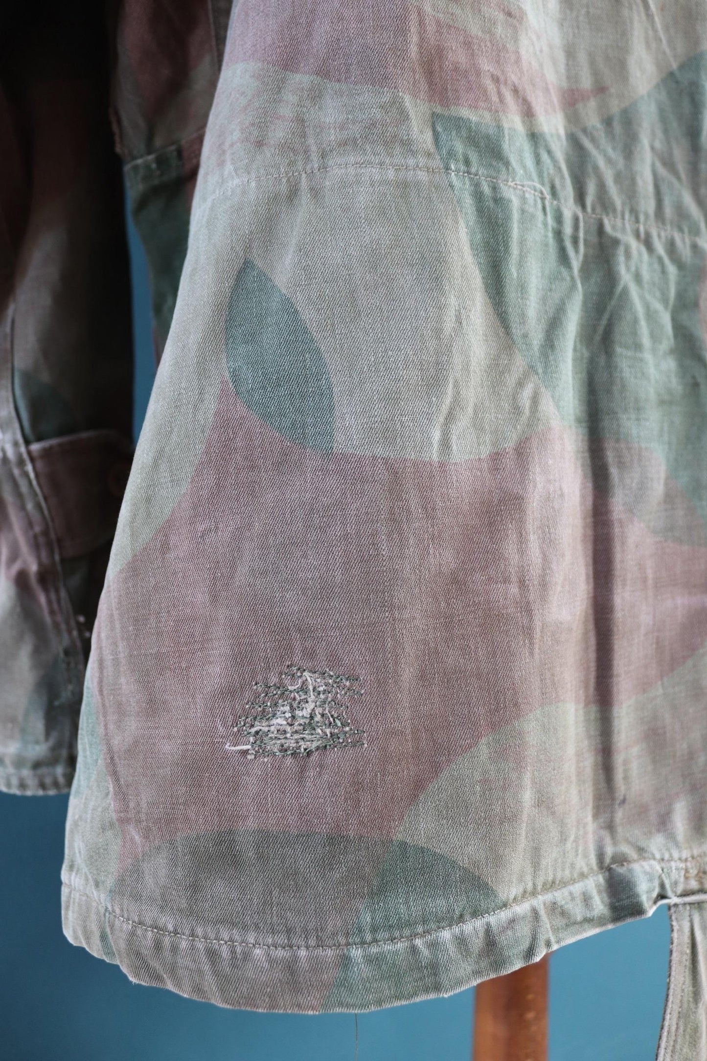 Vintage 1960s Denison smock Belgian paratrooper military anorak donkey tail moon and balls camo camouflage 55” chest