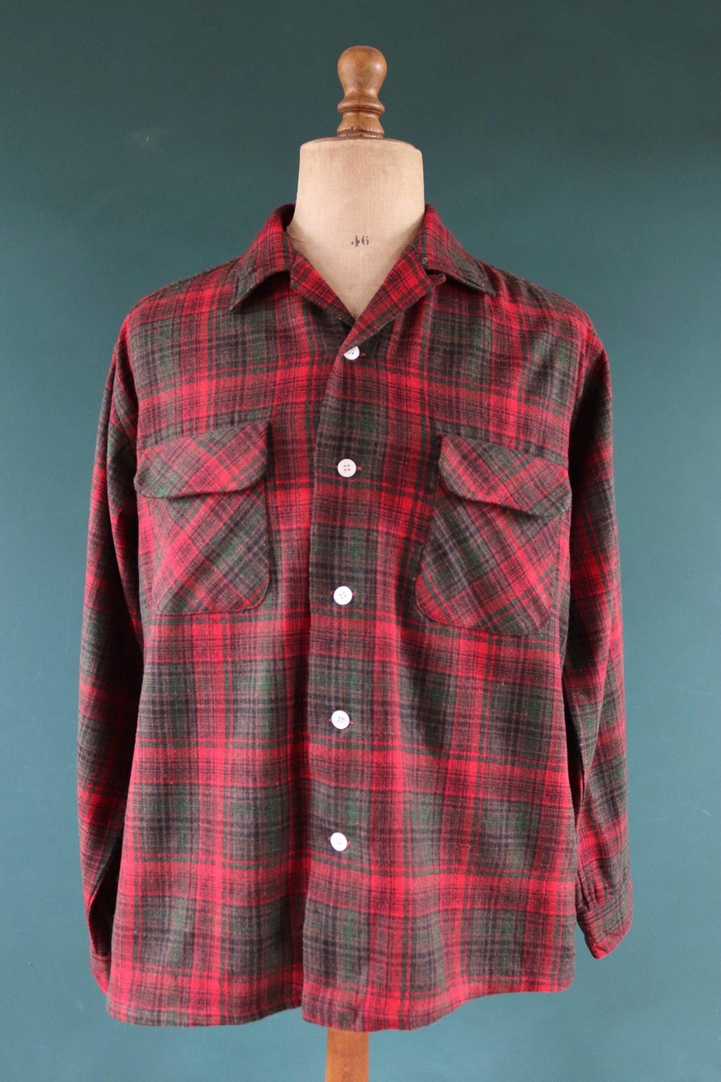 Vintage 1960s wool shirt red green plaid 50” chest loop collar