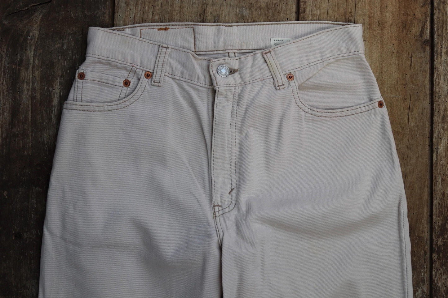 Vintage 1990s Levis 550 white denim jeans - Levi Strauss red tab - barrel leg - small e - zip fly - 29” x 38”