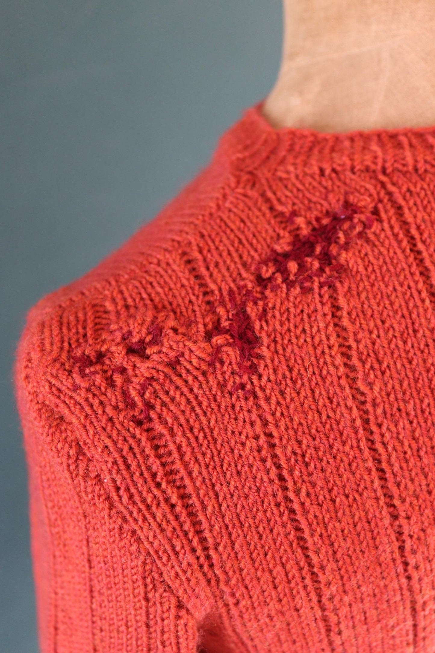 Vintage 1950s 60s French hand knitted sweater - handmade jumper - darned knitwear - 40” chest