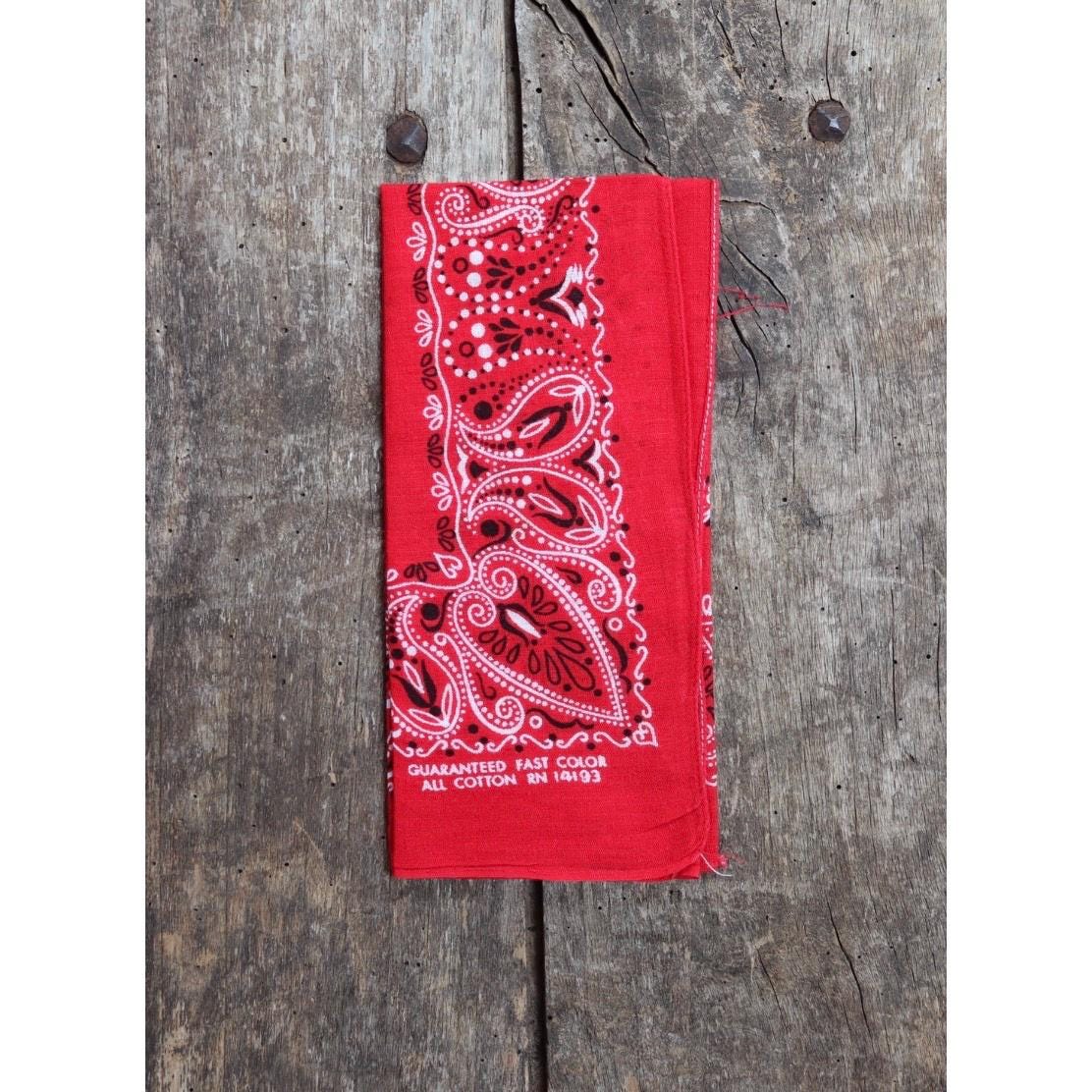Vintage 1950s 60s red bandana - printed pocket square - colourfast cotton workwear neckerchief - RN 14193