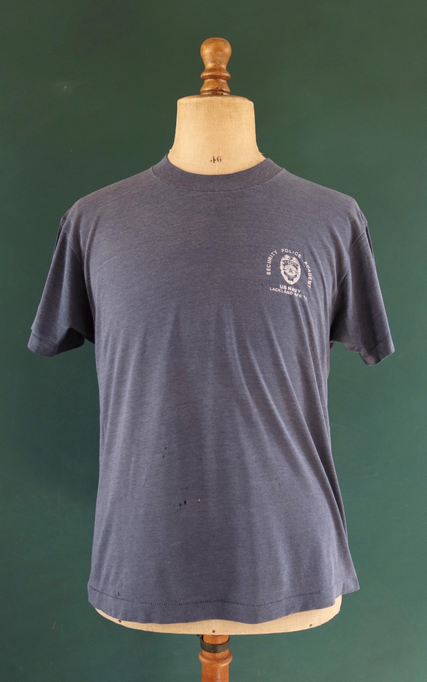 Vintage 1980s USN t shirt - US Navy Academy print - 41” chest - military sportswear - made in USA