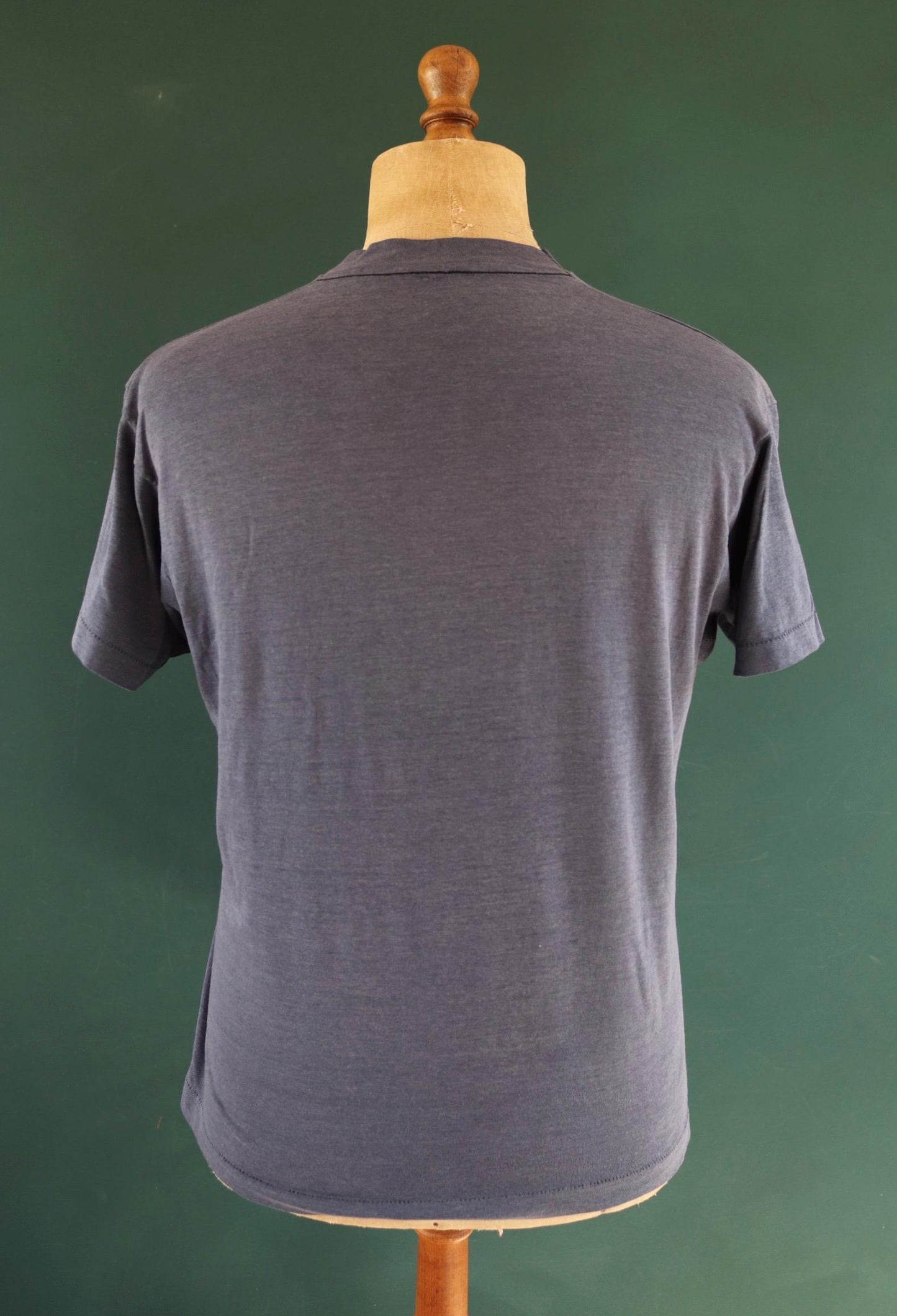 Vintage 1980s USN t shirt - US Navy Academy print - 41” chest - military sportswear - made in USA