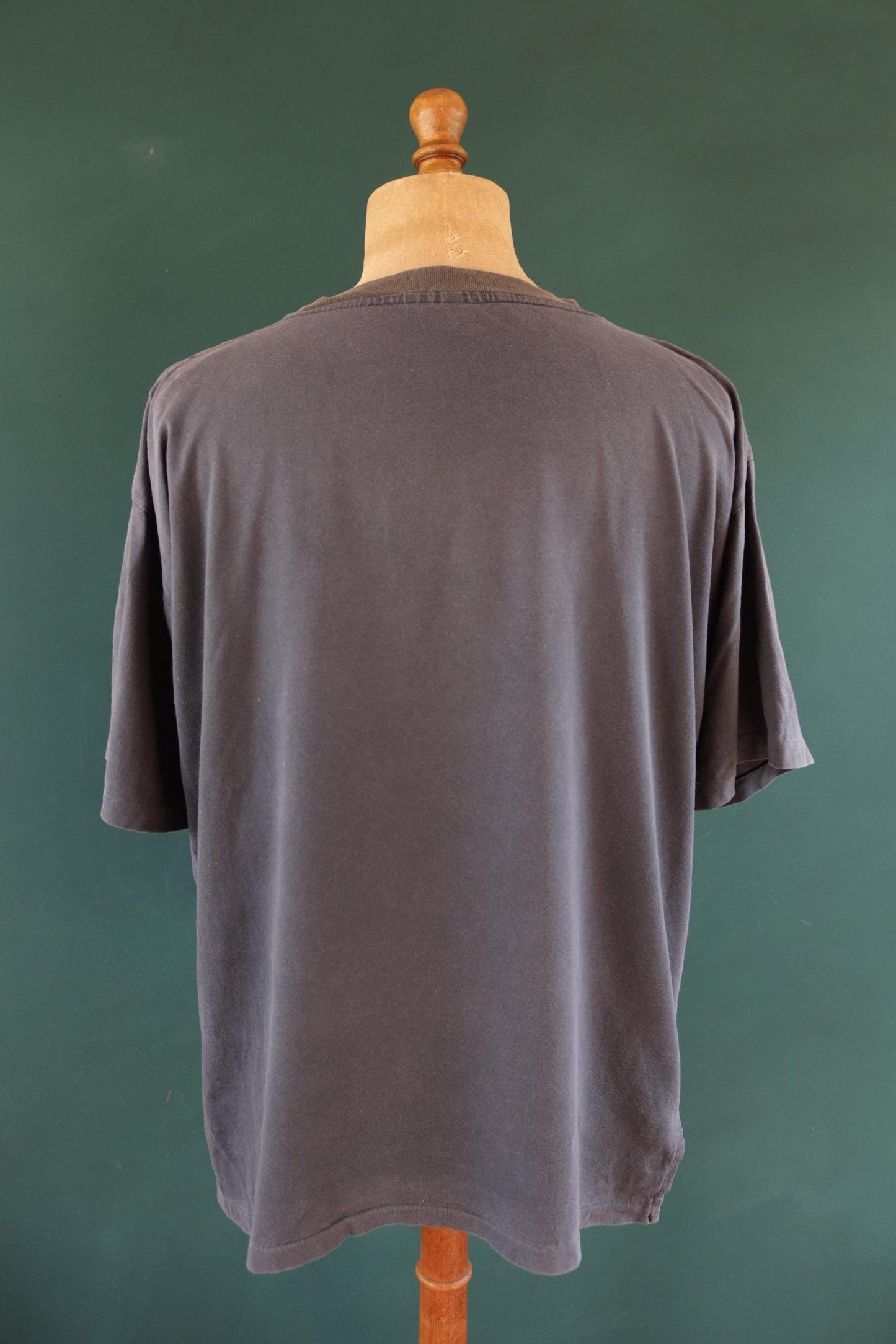 Vintage 1990s oversized t shirt - Calgary Canada - cow skull design - faded black - 48” chest