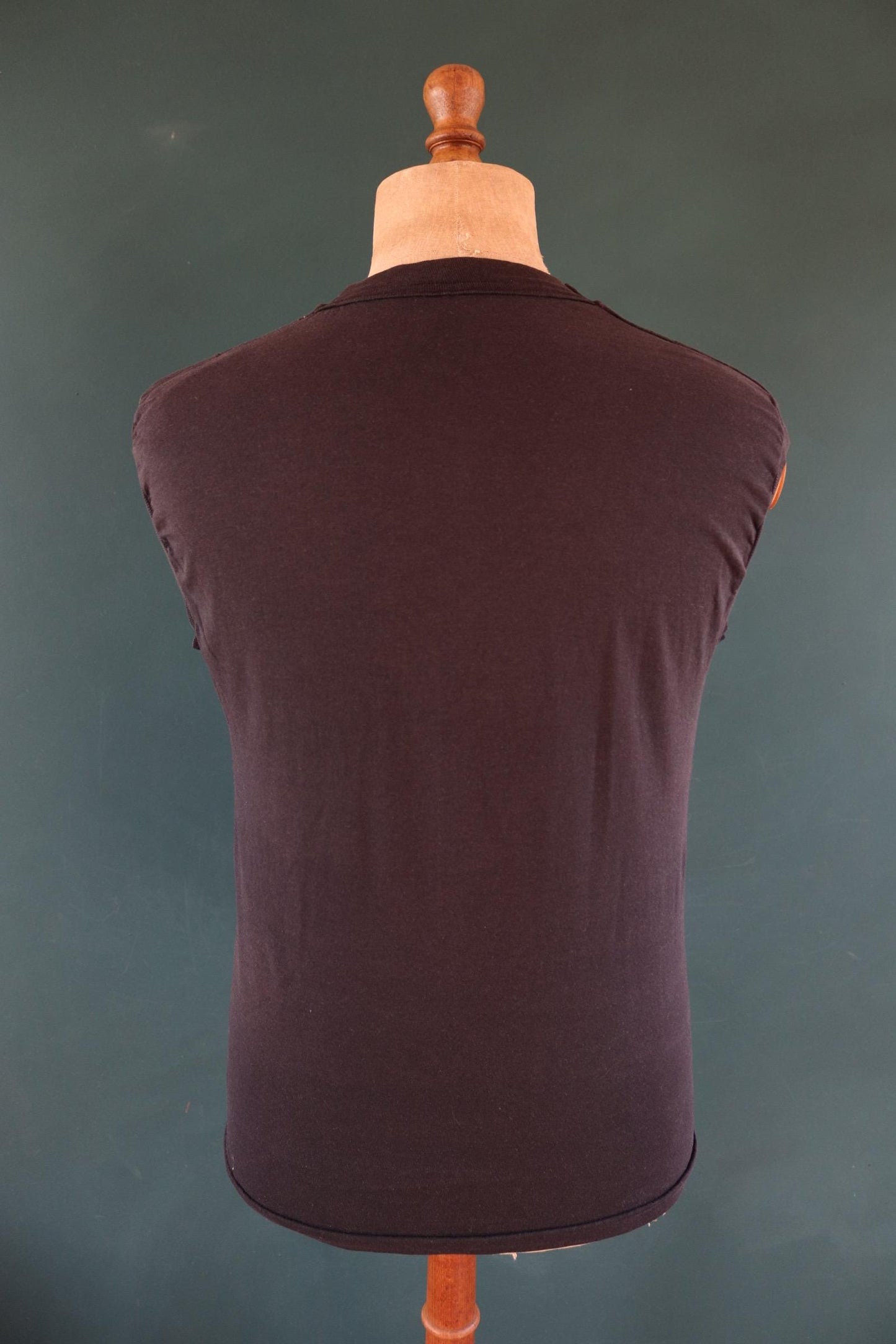 Vintage 1990s faded black pocket t shirt - sleeveless vest top - 38” chest