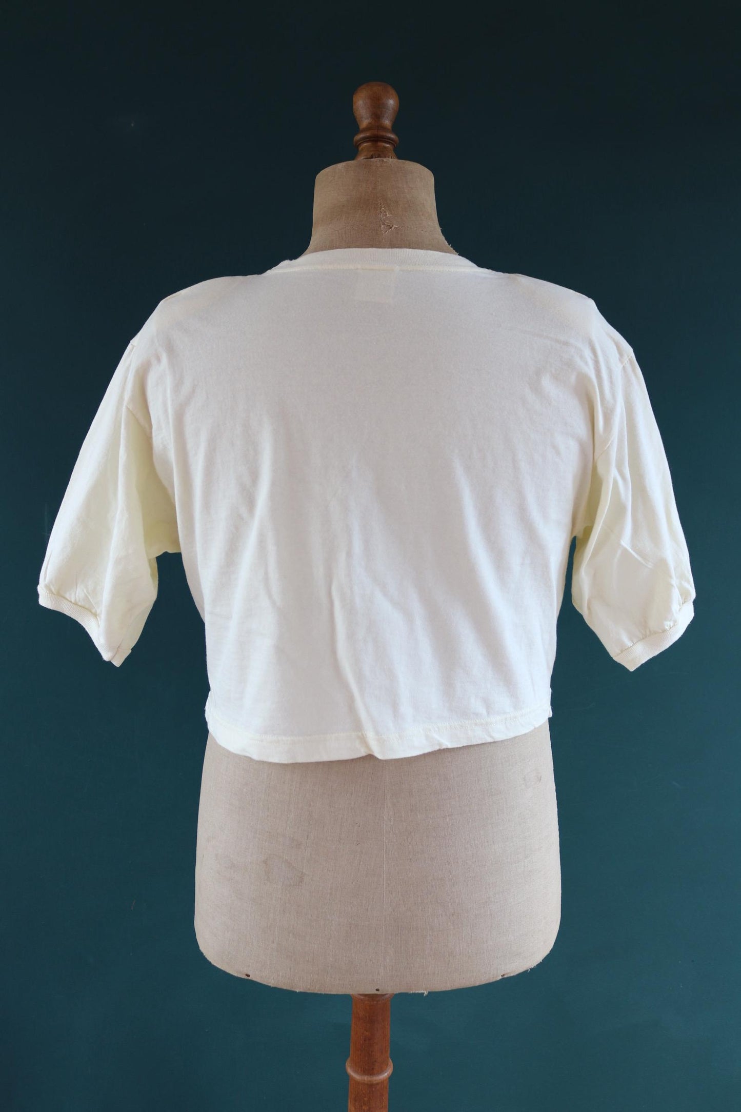 Vintage 1980s cropped t shirt - lemon yellow cotton top - shoulder pads - 40" chest