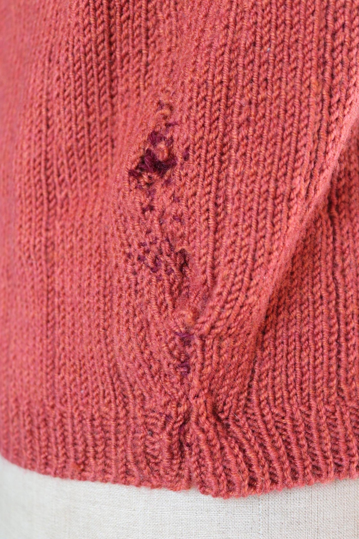 Vintage 1950s 60s French hand knitted sweater - handmade jumper - darned knitwear - 40” chest