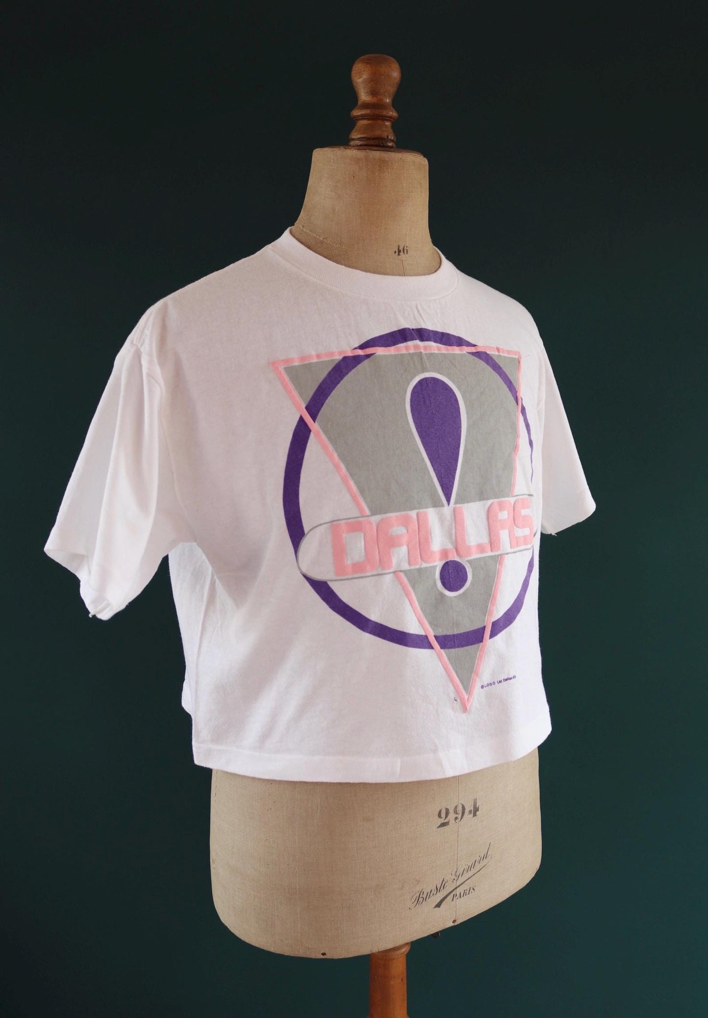 Vintage 1980s cropped t shirt - Dallas - neon print - boxy fit - 44” chest