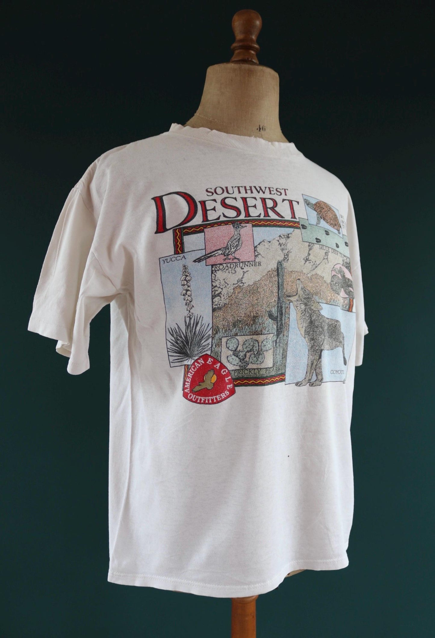 Vintage 1990s Southwest Desert t shirt - coyote print - nature design - 46” chest