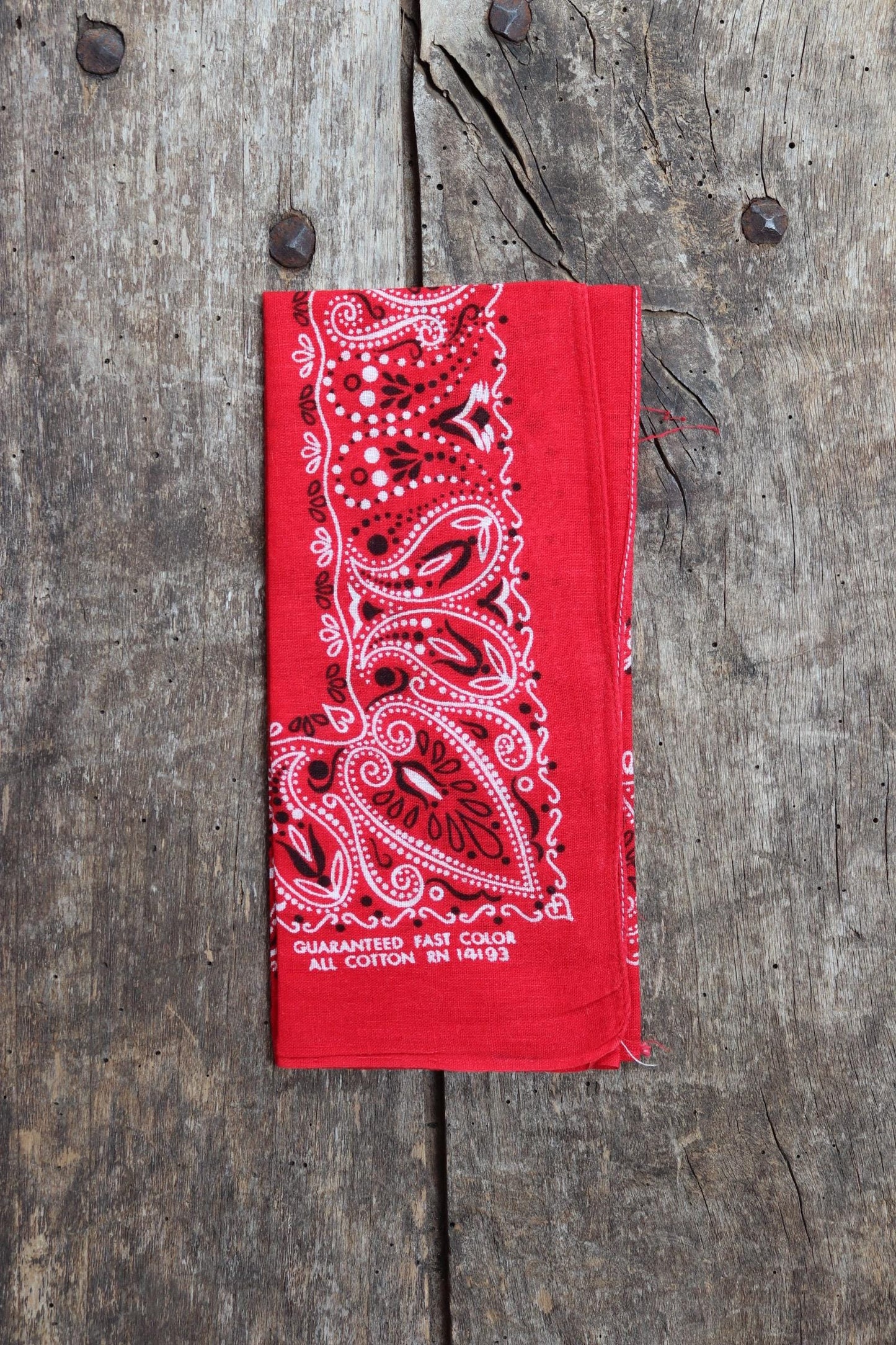 Vintage 1950s 60s red bandana - printed pocket square - colourfast cotton workwear neckerchief - RN 14193