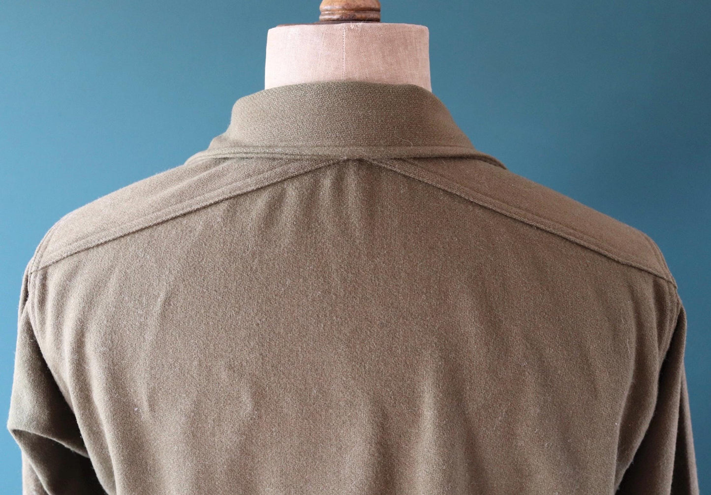 Vintage 1940s 50s US army infantry wool shirt - khaki green wool - 42" chest