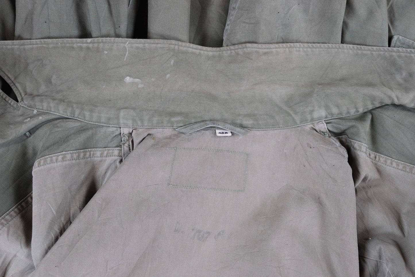 Vintage 1940s US army field jacket - WW2 M43 - green sateen cotton - 43” chest