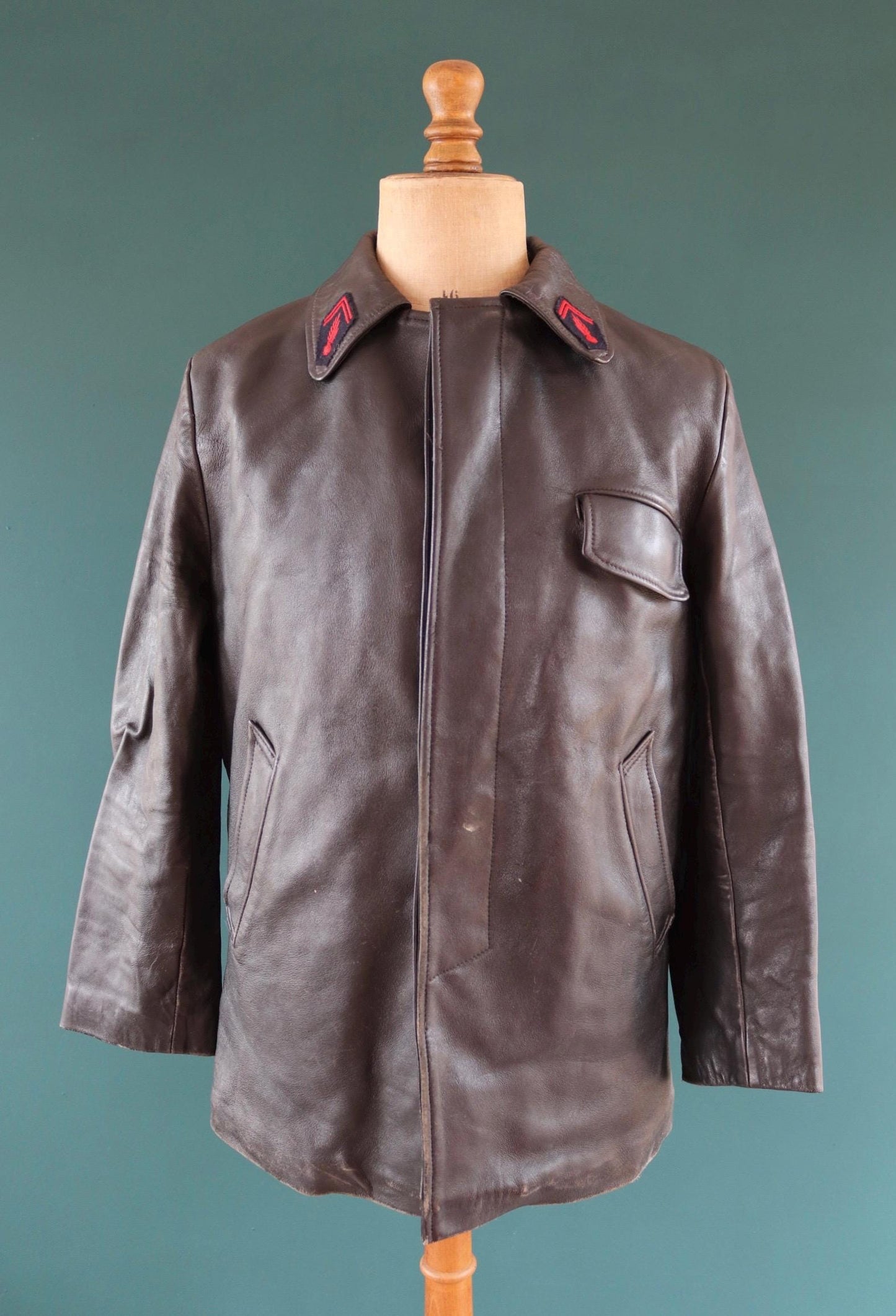Vintage 1960s 70s French black leather jacket - Le Corbusier style - firefighter workwear - 43” chest