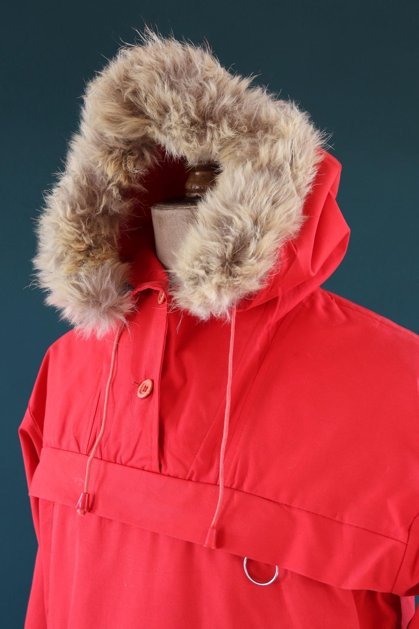 Vintage 1970s 80s red Norwegian smock - hiking anorak - 44” chest - fur trim hood - for skiing or walking