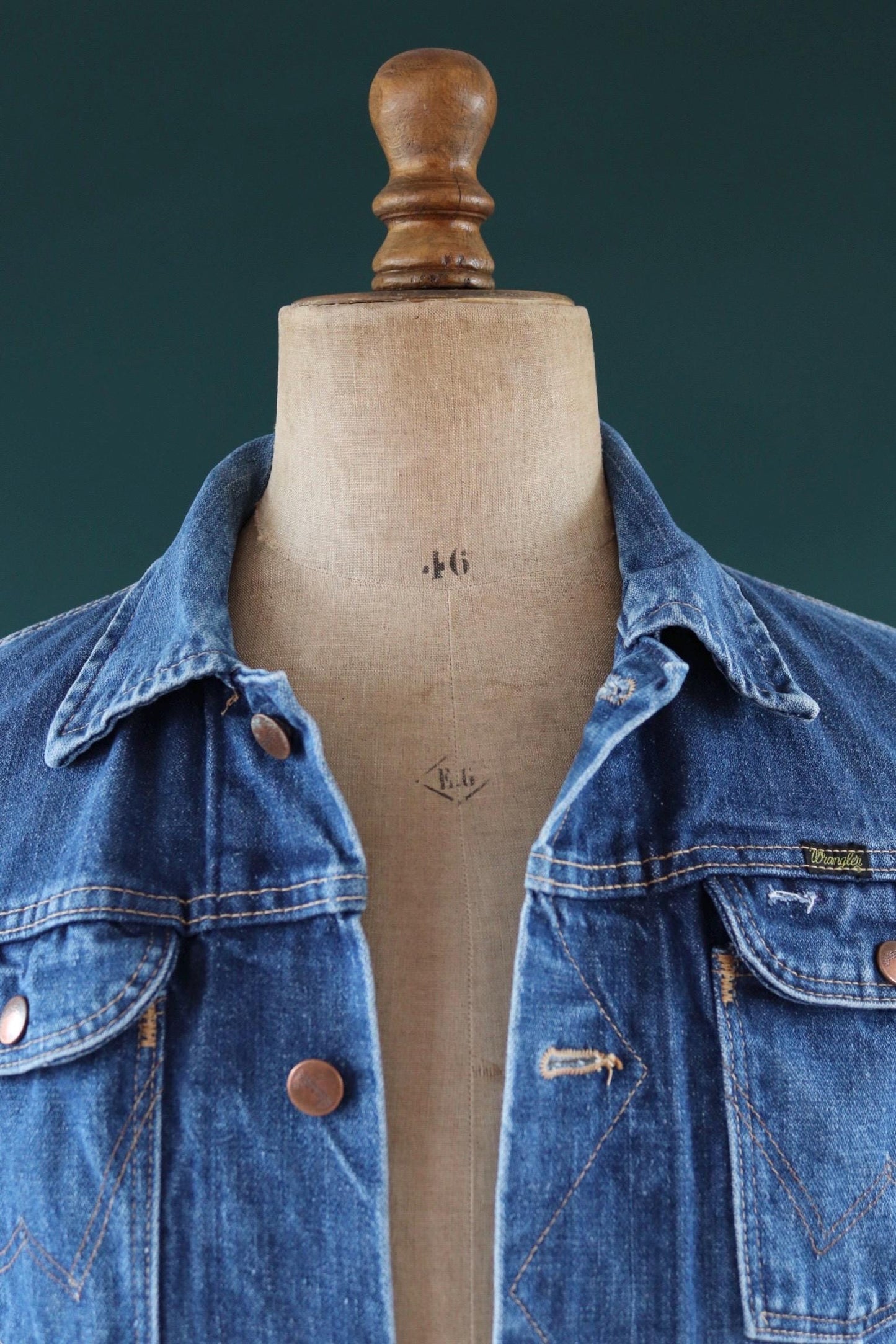 Vintage 1970s 80s Wrangler denim jacket - 39" chest - faded workwear
