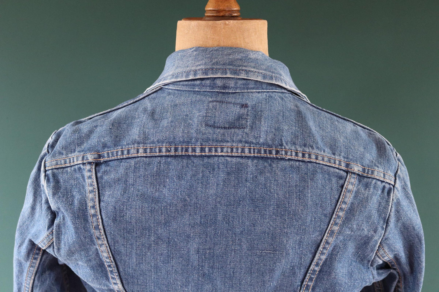 Vintage 1970s 80s Wrangler denim jacket - 39" chest - faded workwear