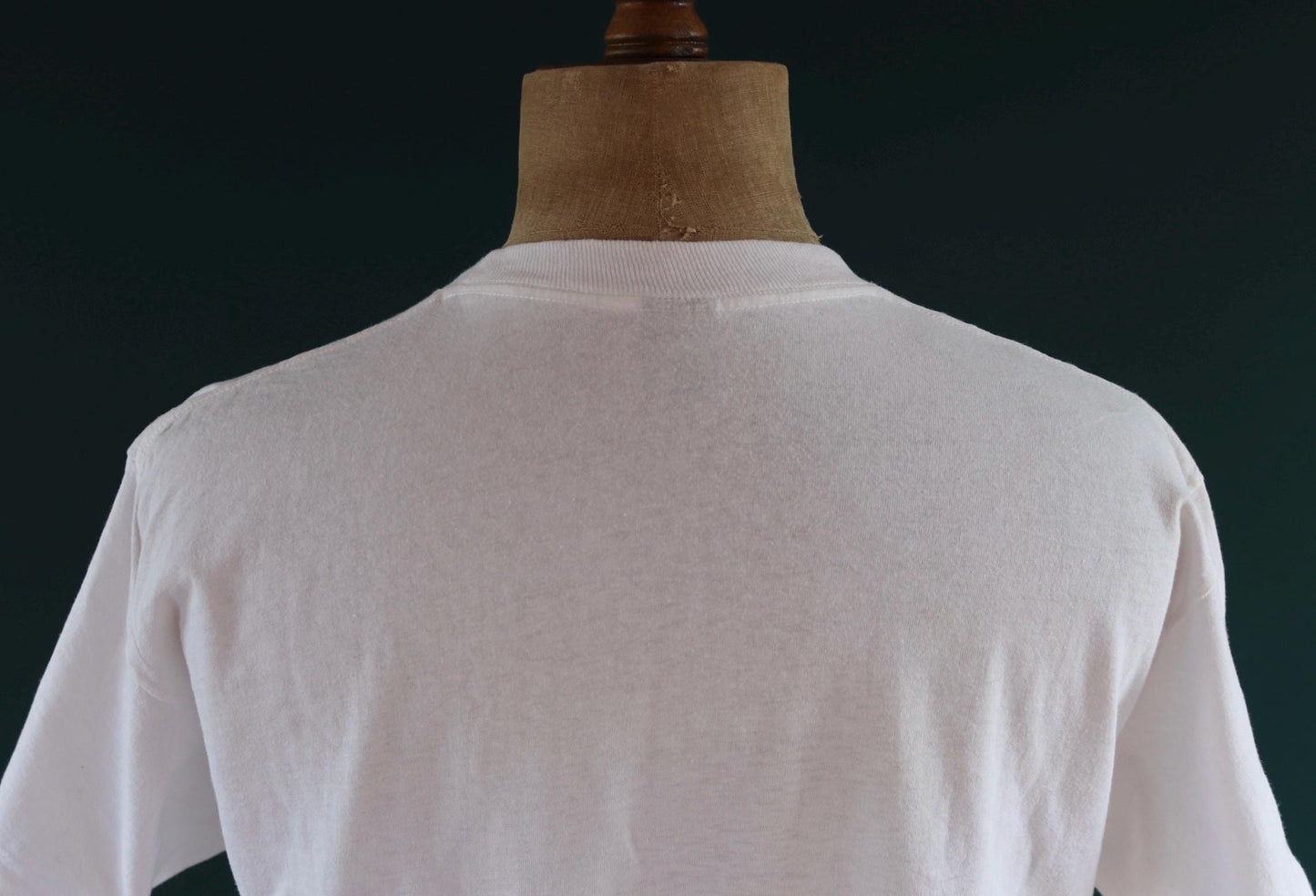 Vintage 1980s cropped t shirt - Dallas - neon print - boxy fit - 44” chest